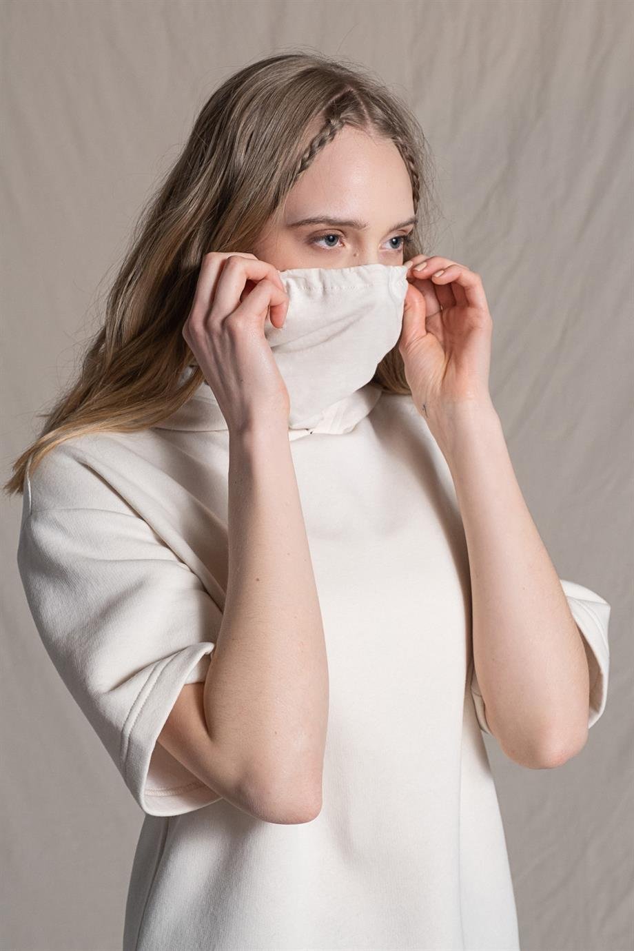 Megan, Antibakteriyel Maske Detaylı, Kapüşonlu, Organik Kumaşlı, Stone Renk, Kısa Kollu Sweatshirt