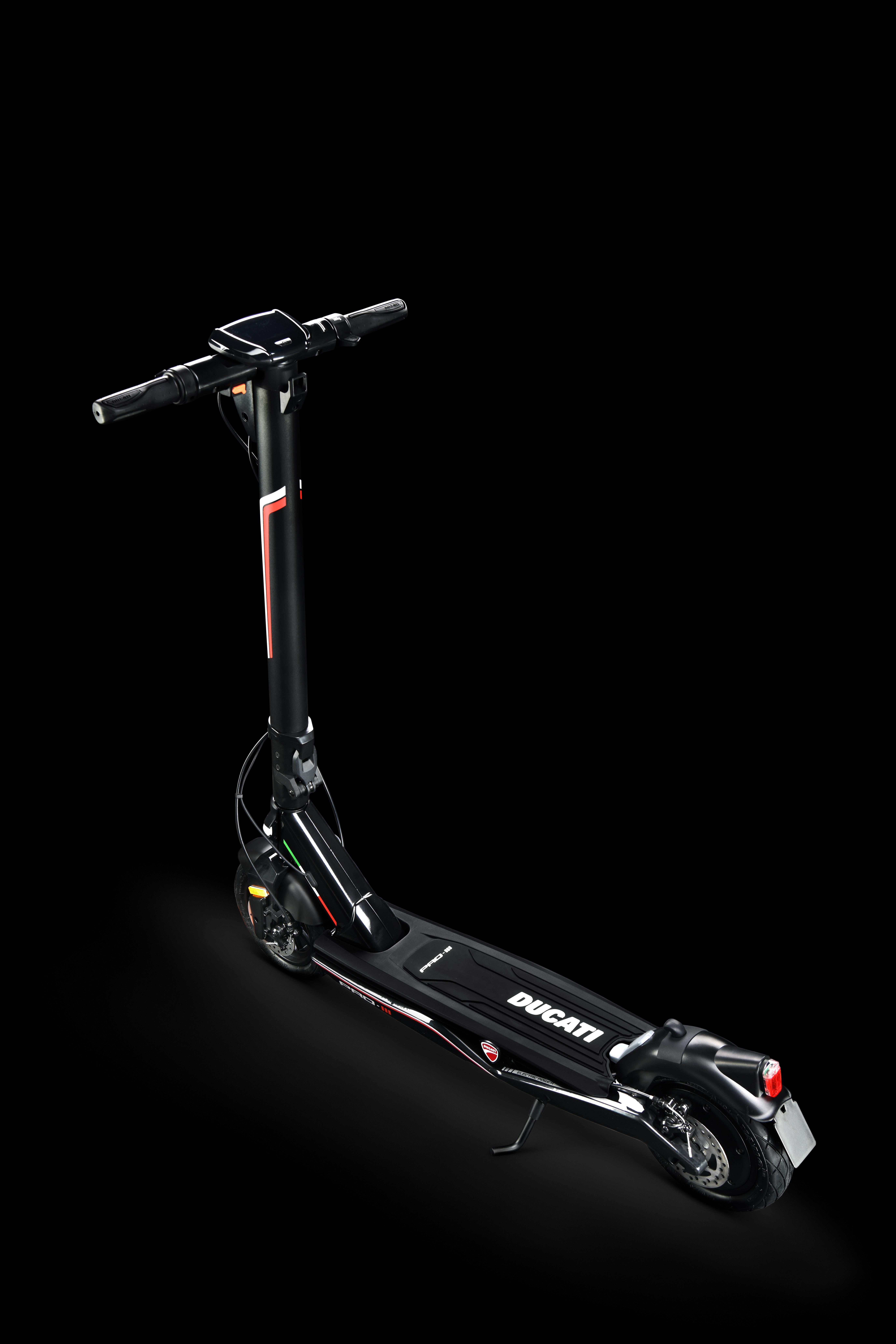 Ducati Pro III Elektirikli Scooter 