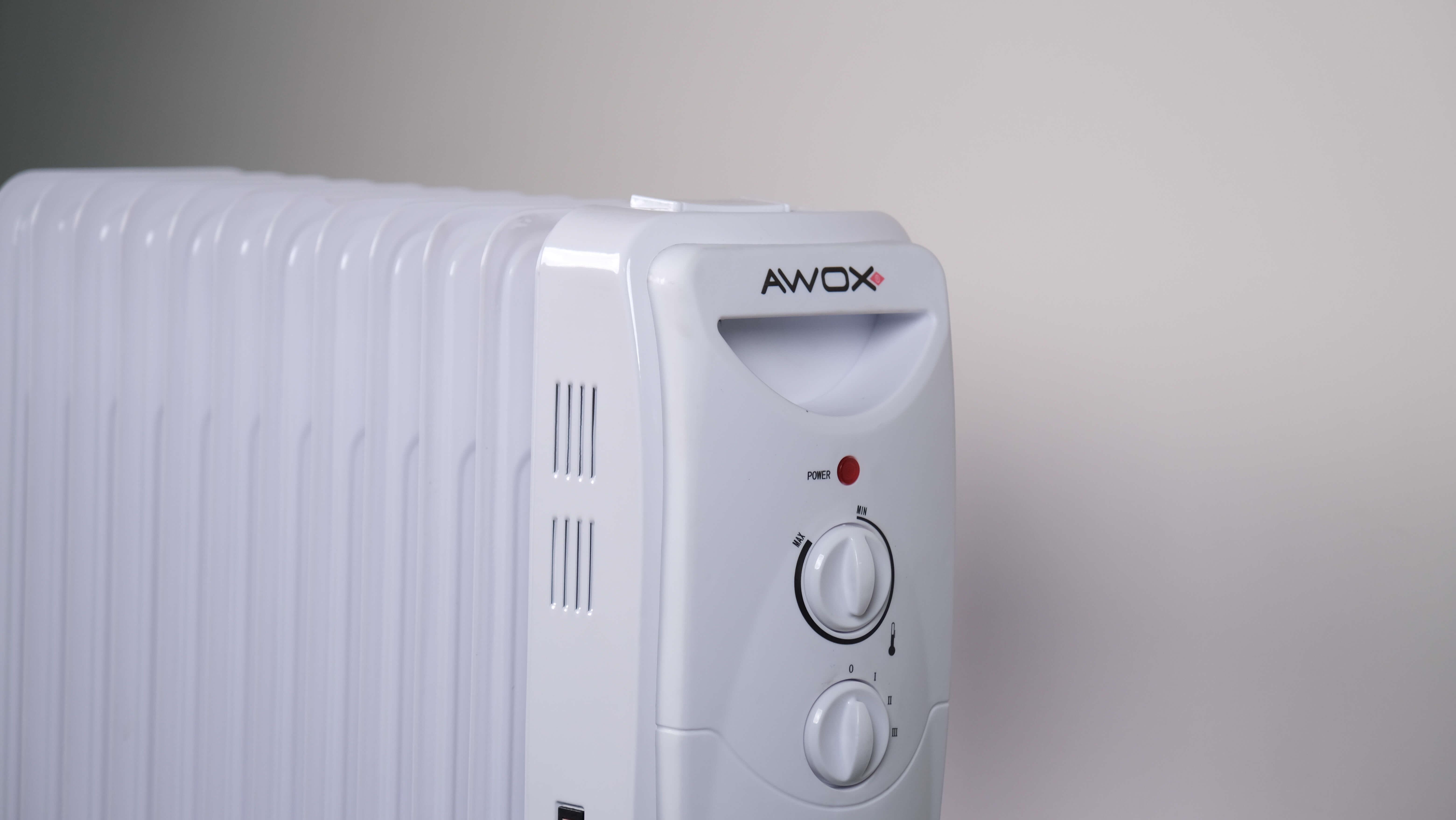 TICARIURUN-00672Awox 12F Dilim Plus Fanlı 2900 W Yağlı Radyatör Beyaz