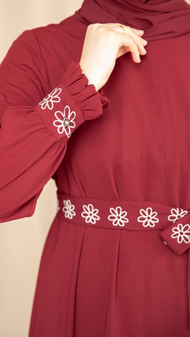 Bordo Manşet ve Kemeri Nakışlı Elbise 5136