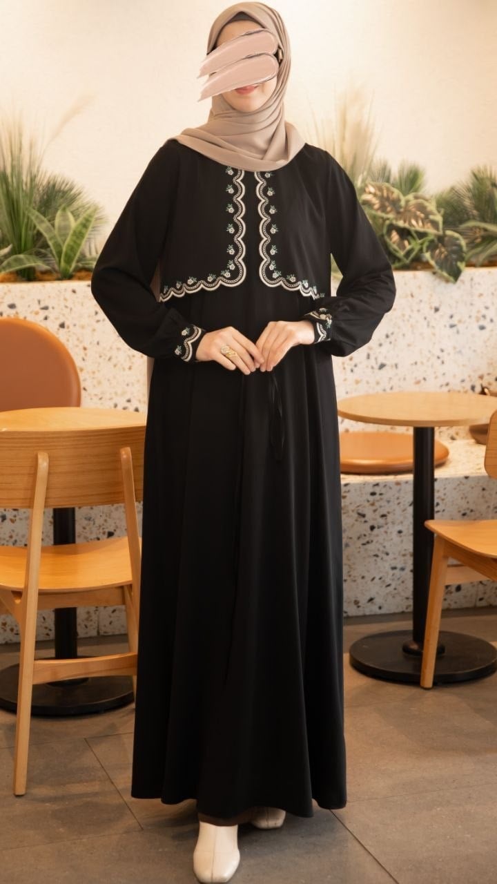 Siyah Ön Aller ve Nakışlı Elbise 5134