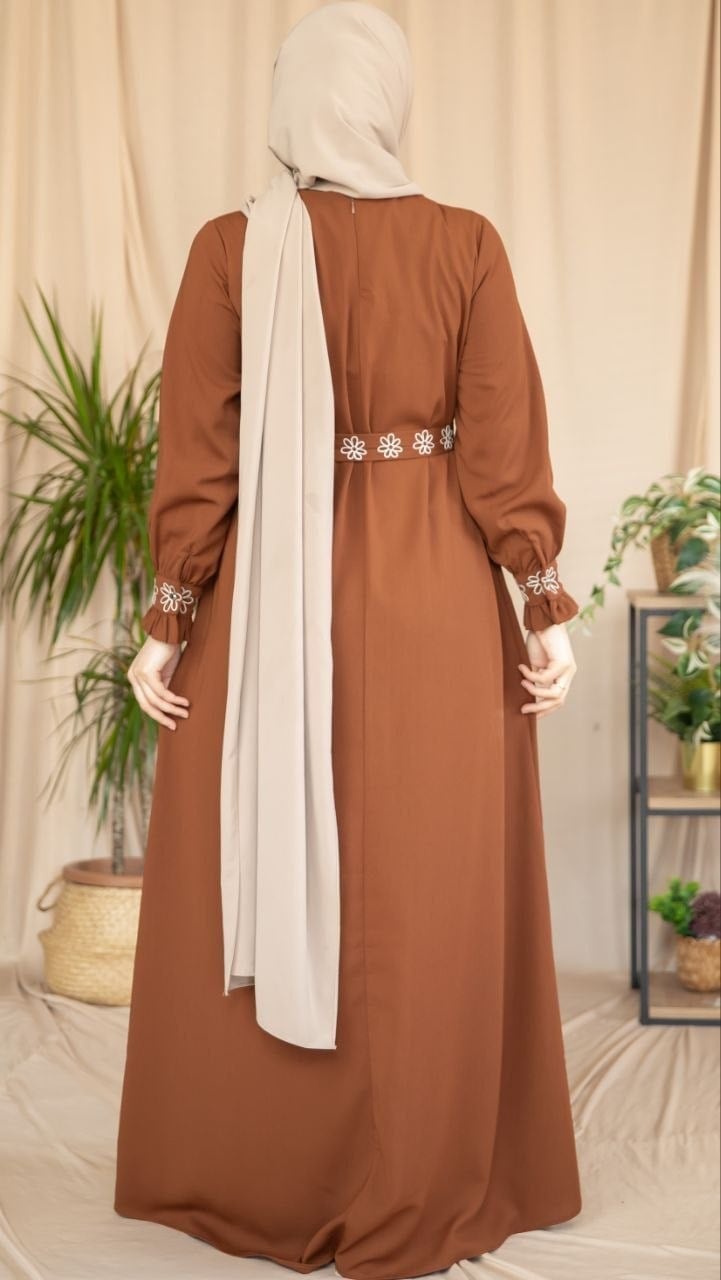 Taba Manşet ve Kemeri Nakışlı Elbise 5136