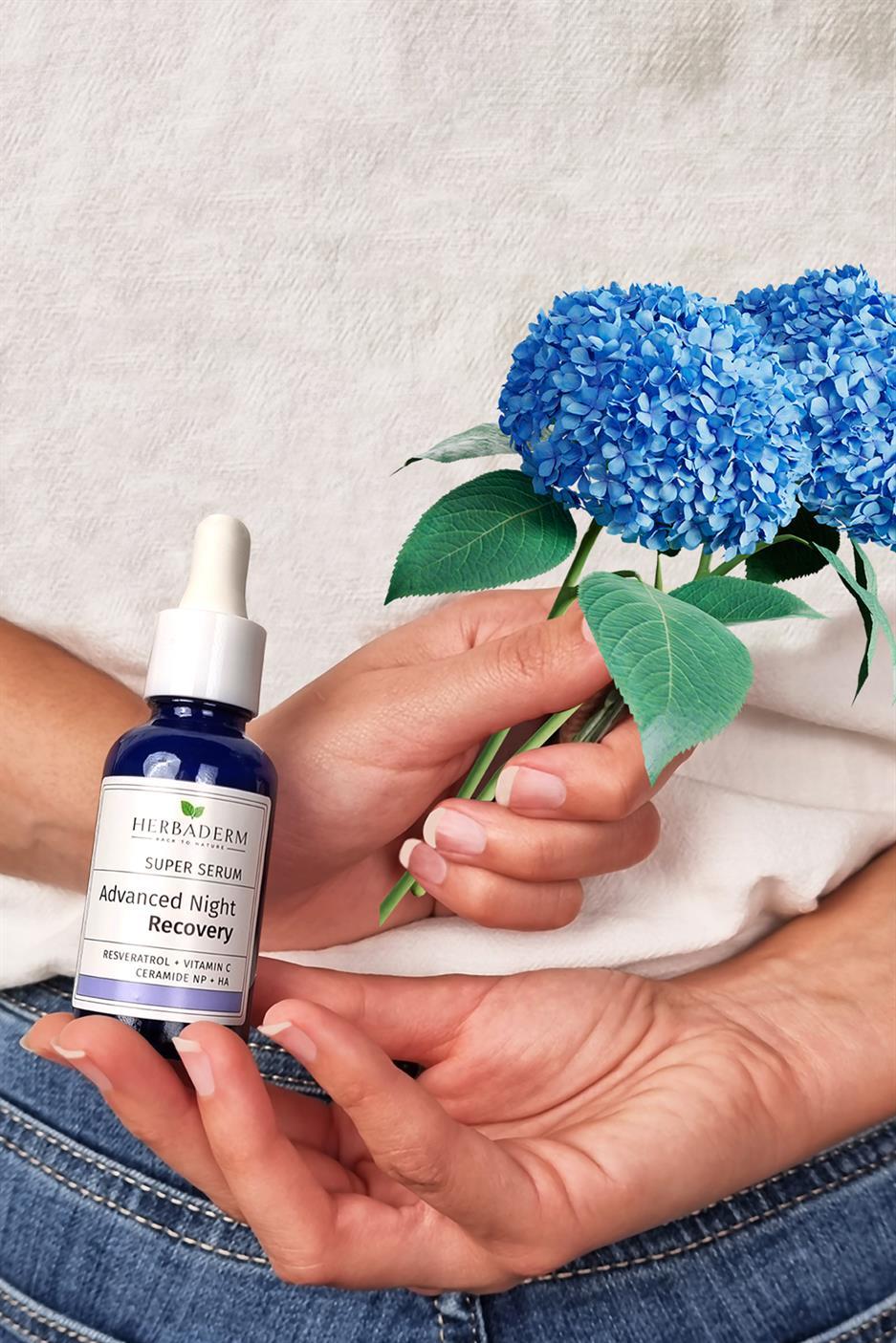 Herbaderm Süper Serum Sıkılaştırıcı, Kırışıklık Karşıtı, Aydınlatıcı Yoğun Onarıcı  Gece Serumu 30 ML Resveratrol+C Vitamini+Ceramide Np+ Hyaluronik Asit %87 Doğal İçerik 30 Ml