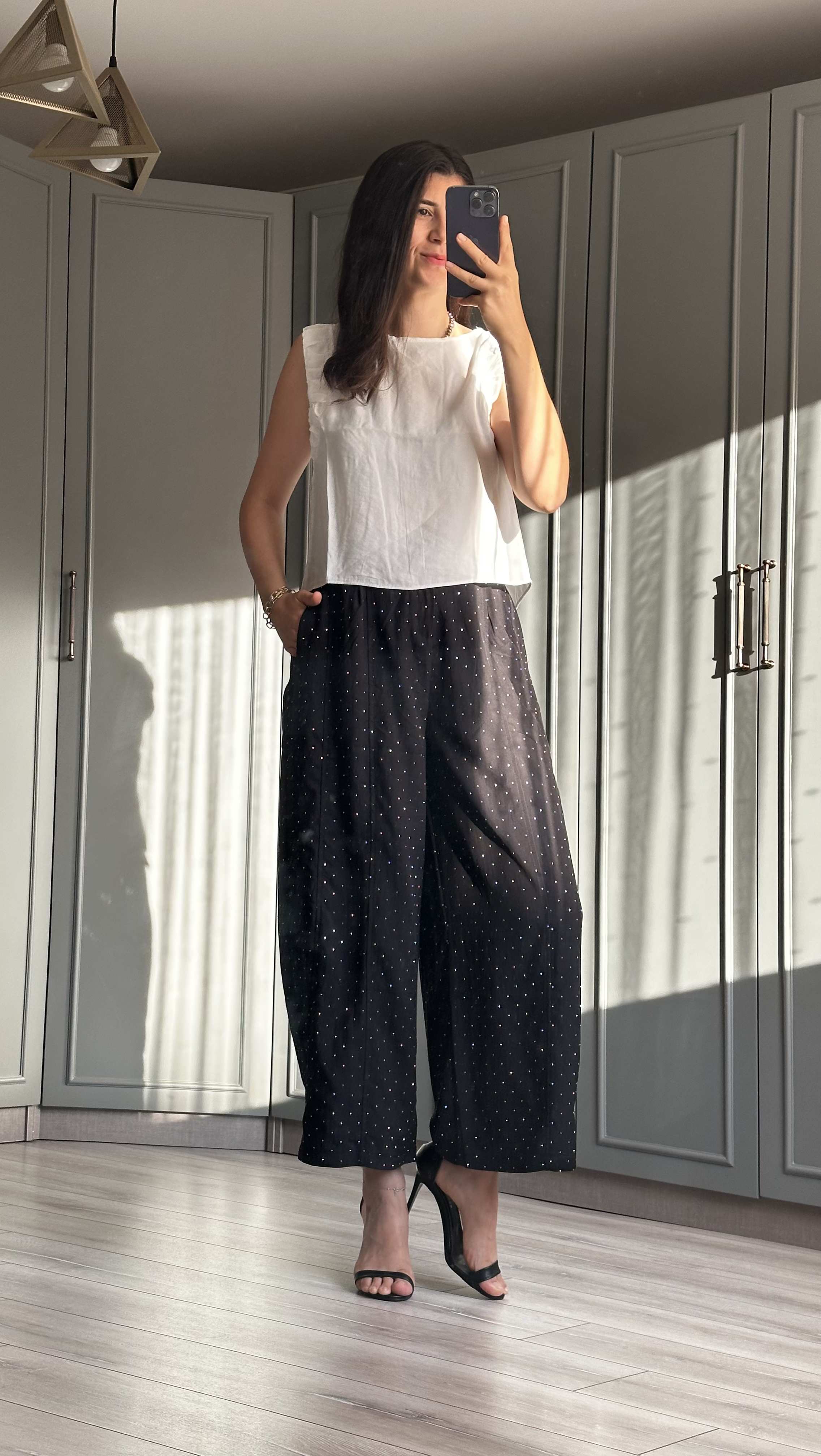 SC389303*