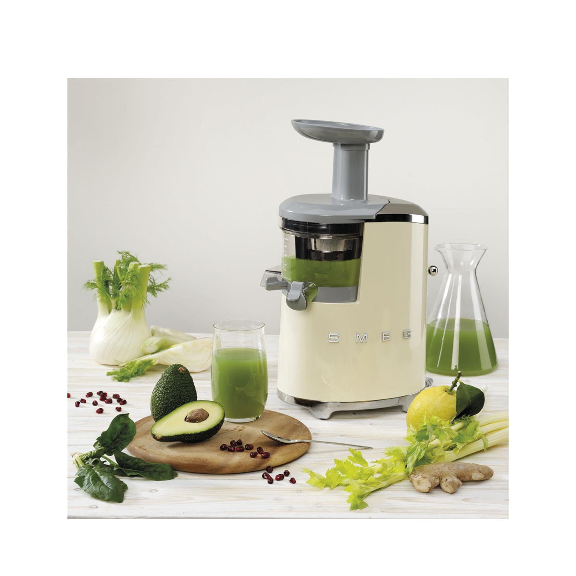 SMEG SJF01CREU Beyaz Meyve/Sebze Presi (Slow Juicer)