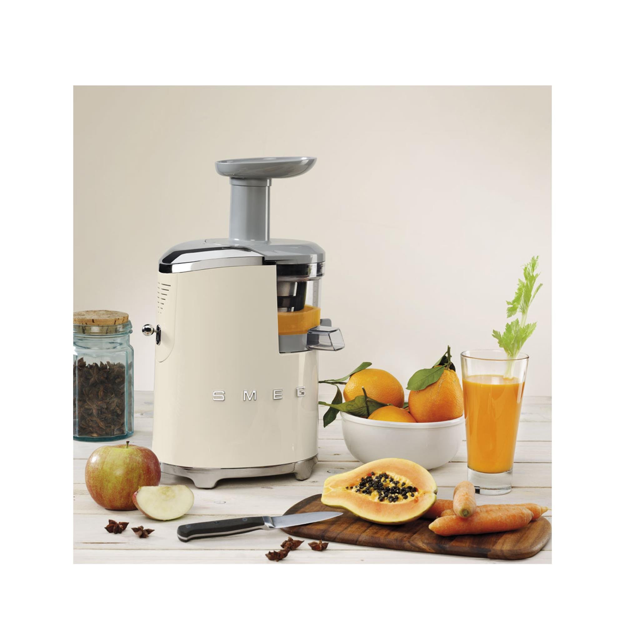 SMEG SJF01CREU Beyaz Meyve/Sebze Presi (Slow Juicer)