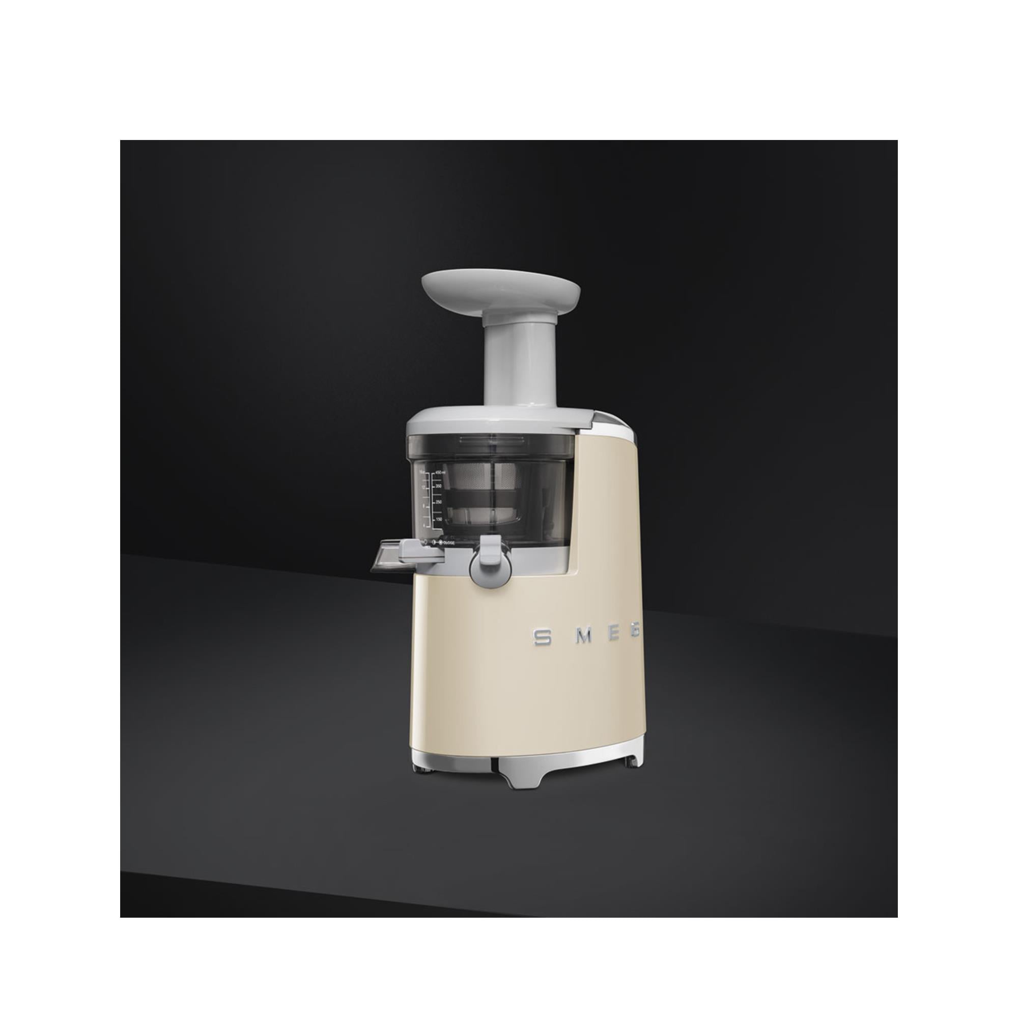 SMEG SJF01CREU Beyaz Meyve/Sebze Presi (Slow Juicer)