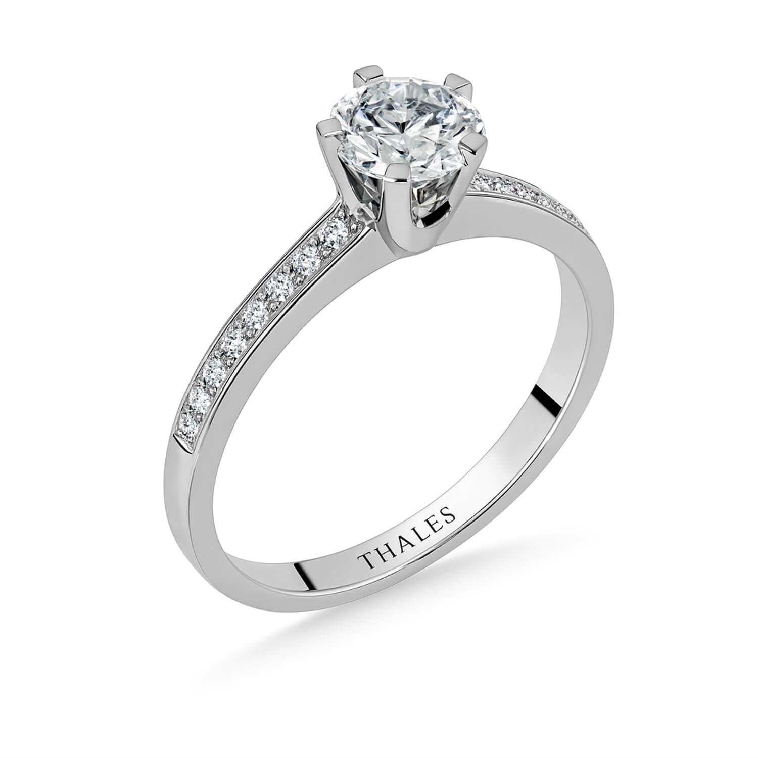 0.70 Karat HRD Sertifikalı 6 Tırnak Tektaş Yüzük