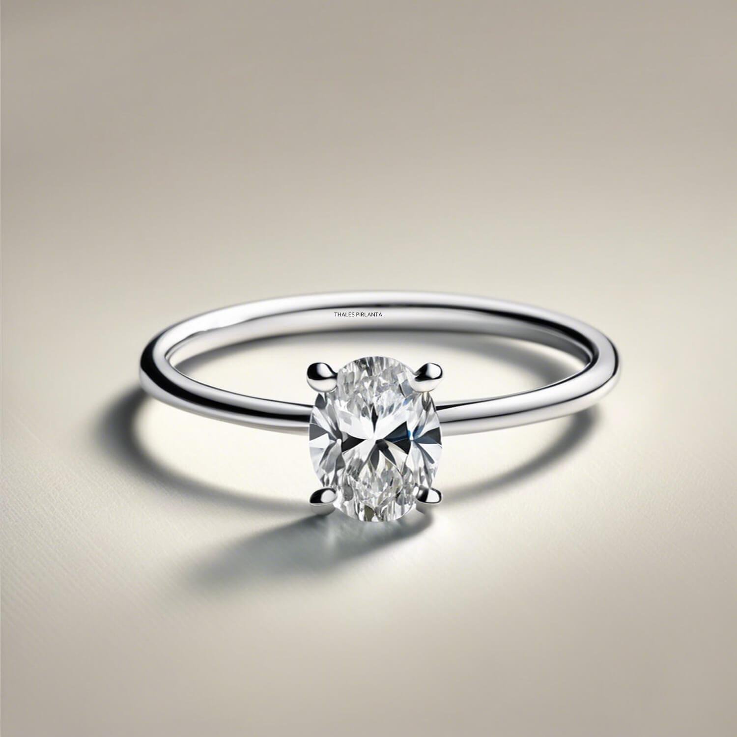 0.30 Karat D Renk Oval Kesim Pırlanta Tektaş Yüzük