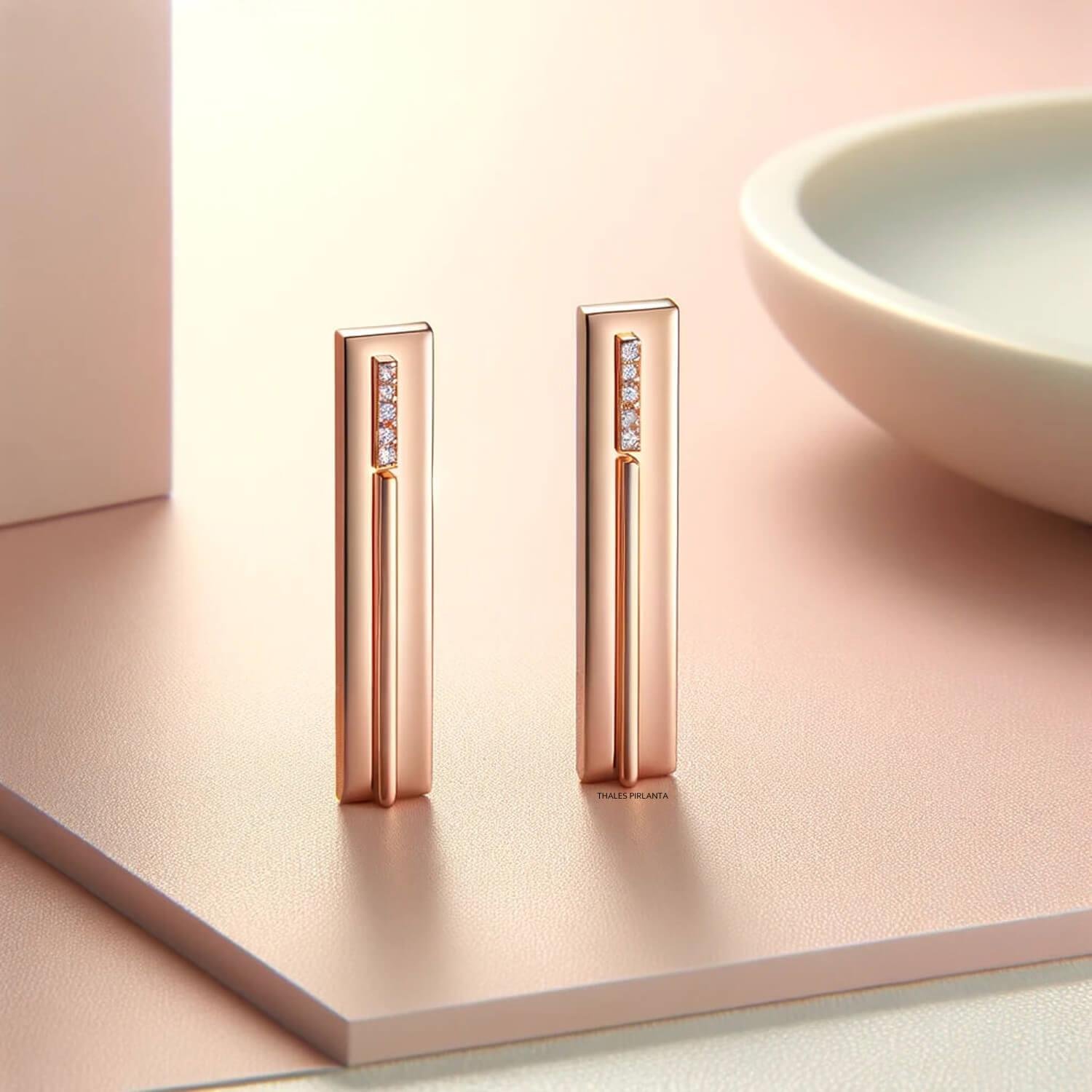 0,05 Karat Pırlanta Küpe