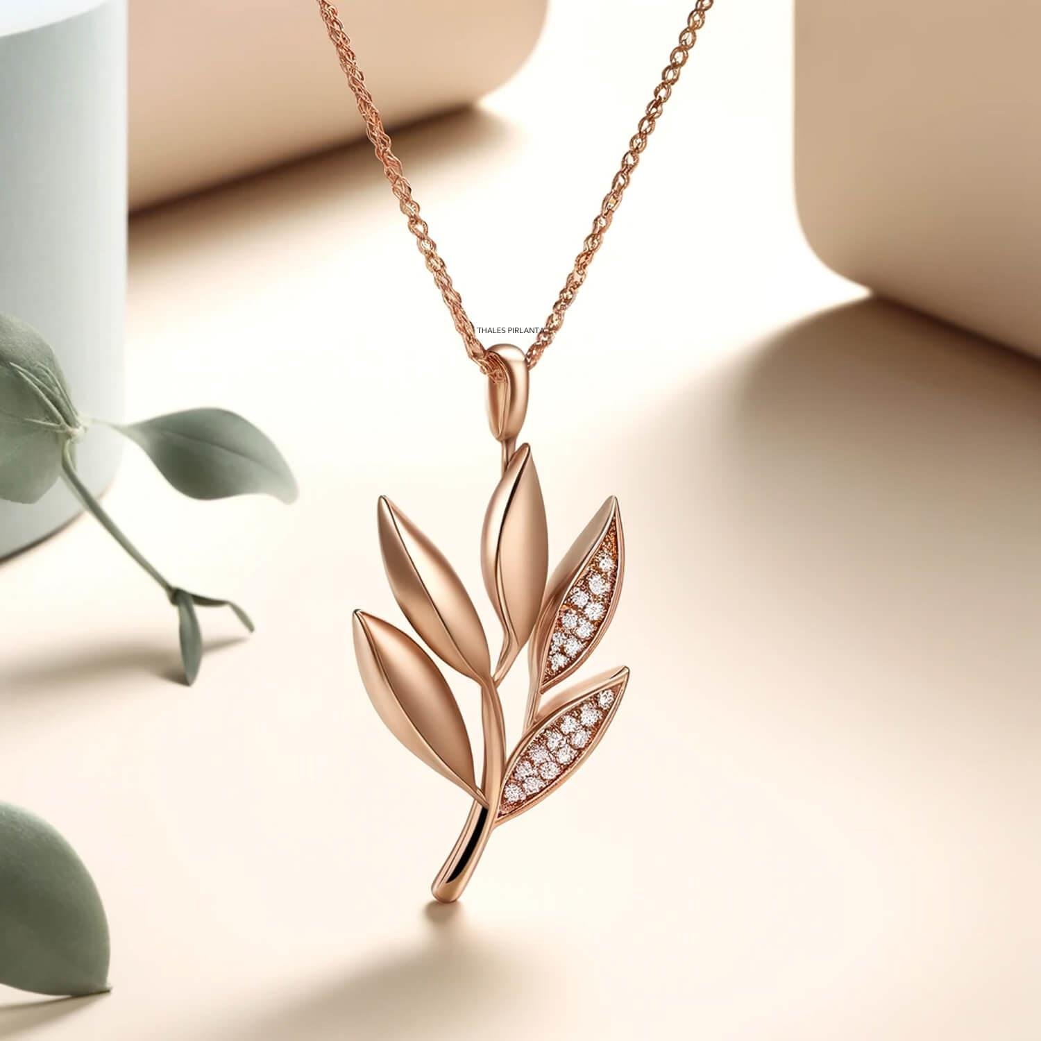 Olivine Özel Tasarım Zeytin Dalı Pırlanta Kolye