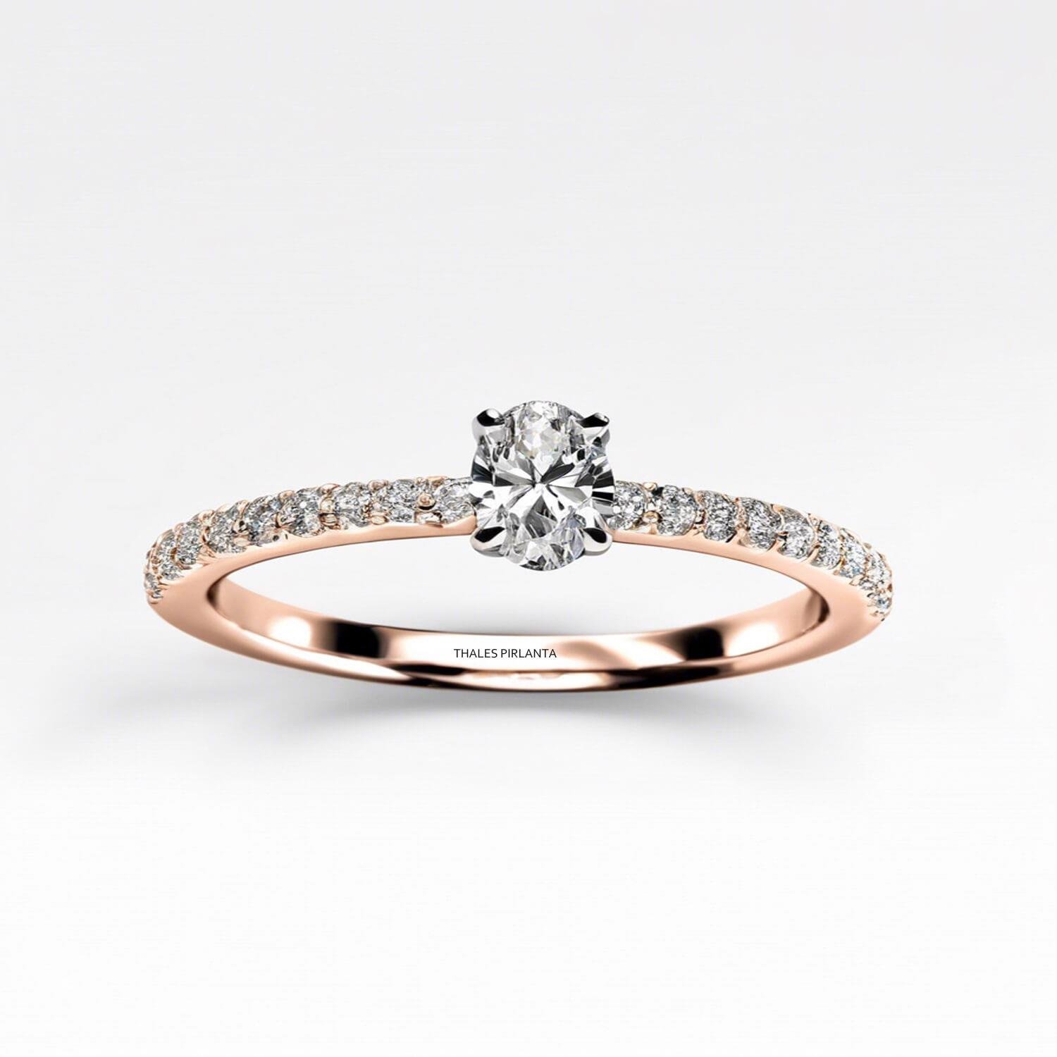 Oval Taşlı Pırlanta Yüzük