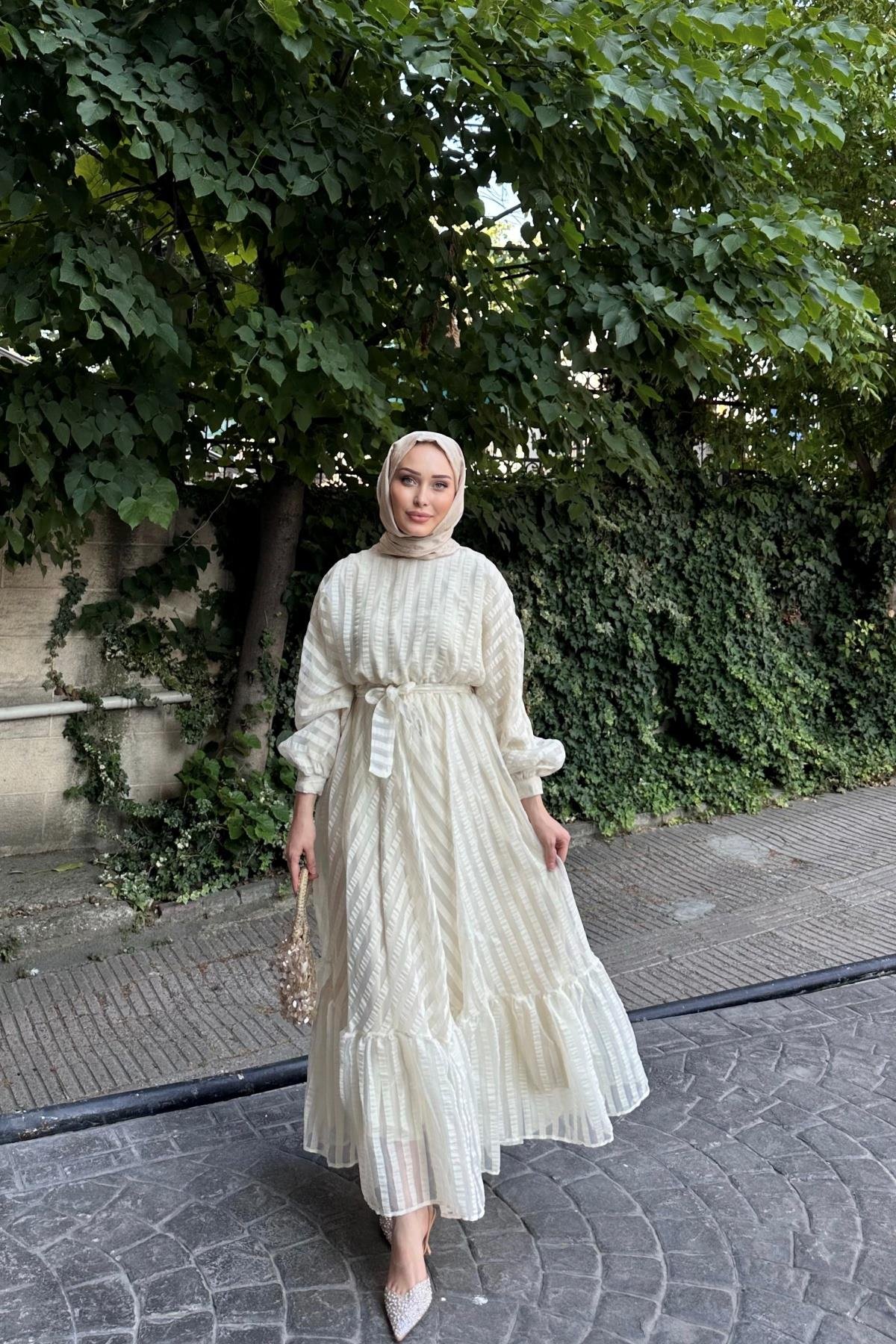 Çizgili Organze Elbise KREM