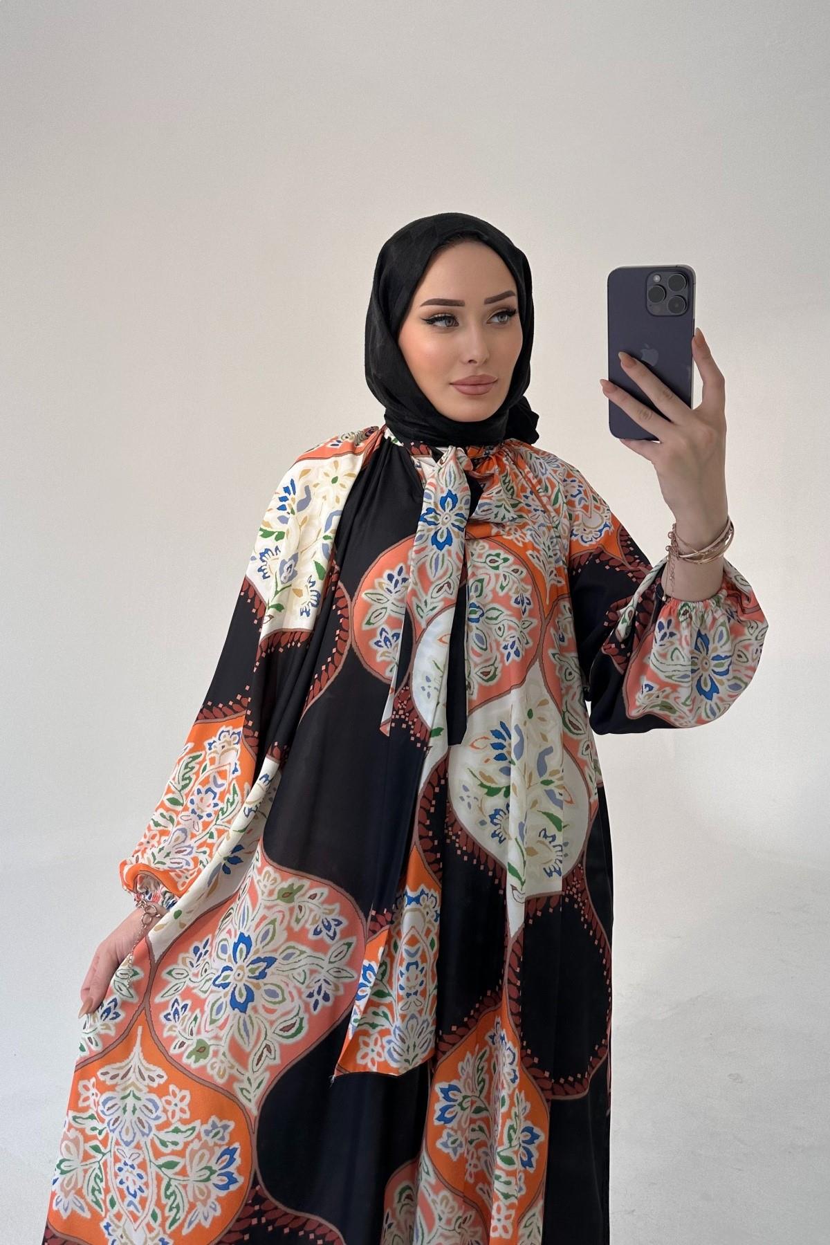 Melita Yaka Detay Elbise SİYAH