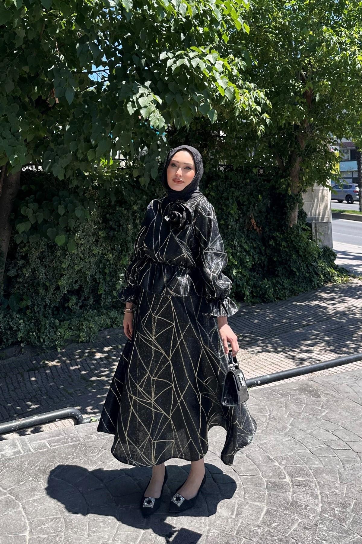 Sofia Gold Detay Takım SİYAH