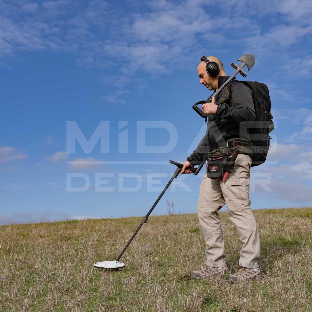 DEUS 2 - 24x13cm HF2 Başlıklı , Ana Kontrol Üniteli Dedektör