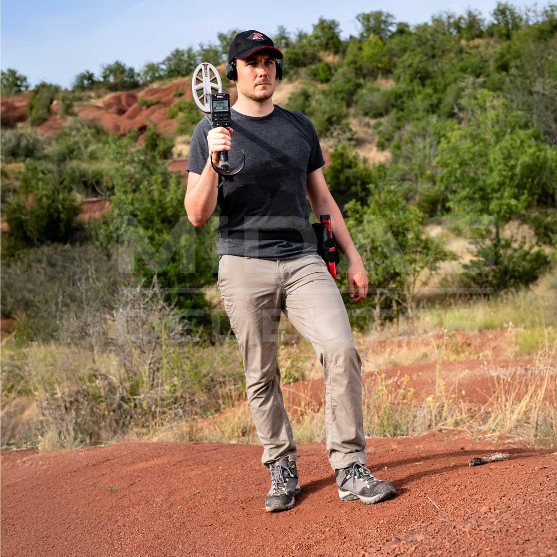 DEUS 2 - 24x13cm HF2 Başlıklı , Ana Kontrol Üniteli Dedektör