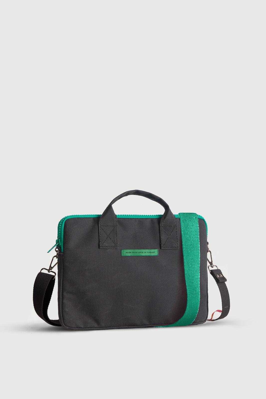 Huge Cear Notebook Case Black