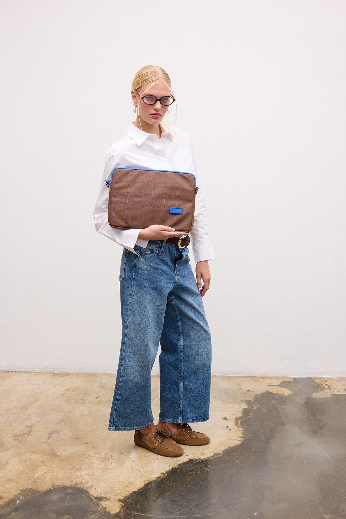 Huge Cuche Notebook Case Brown