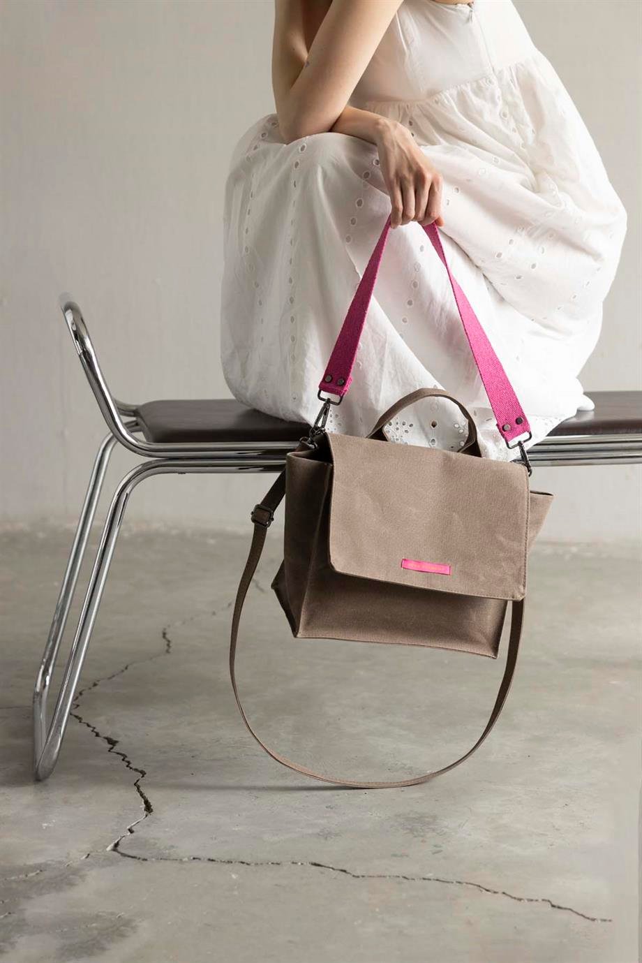 Huge Cuvert Brown Bag