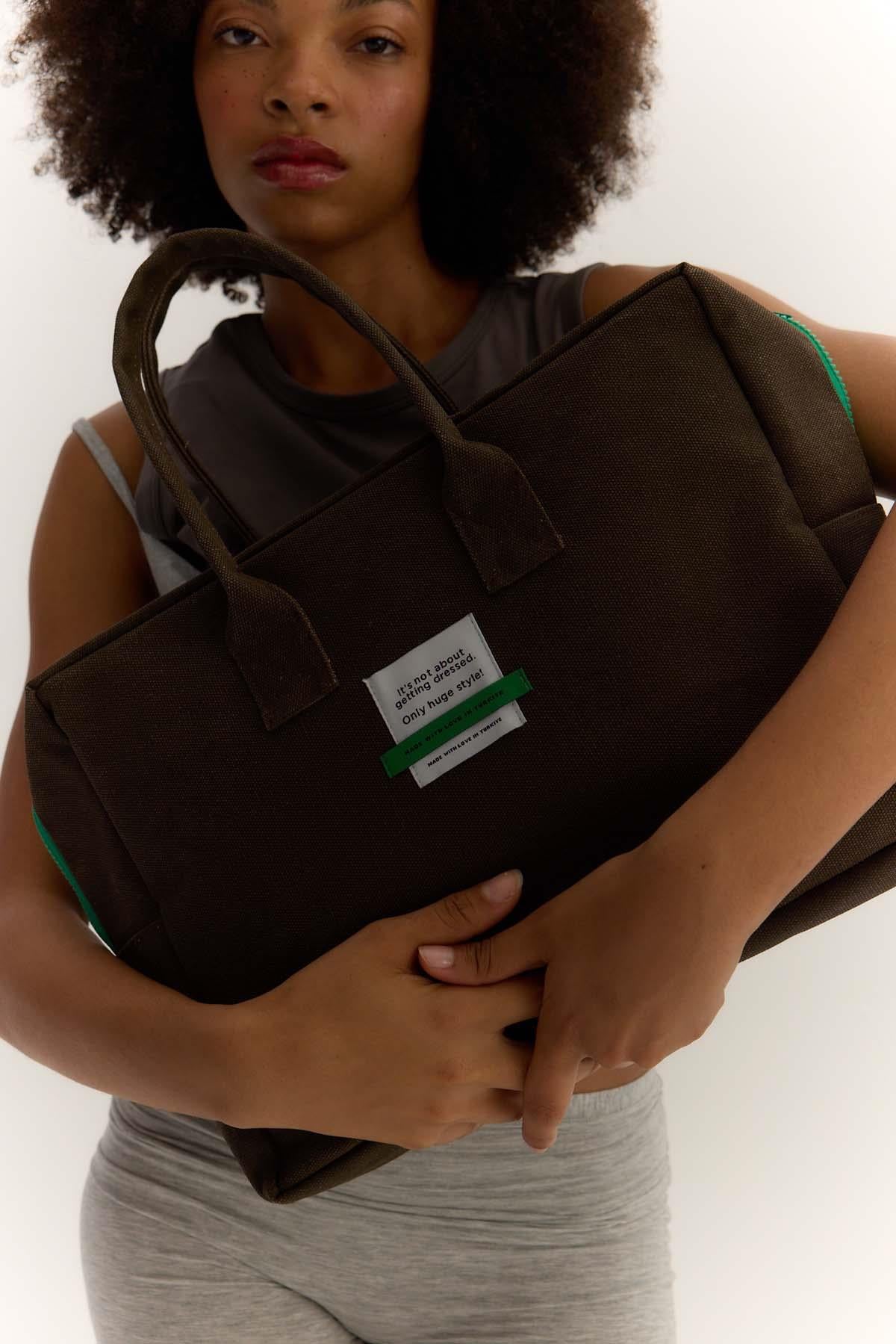 Huge Latt Bag Dark Brown