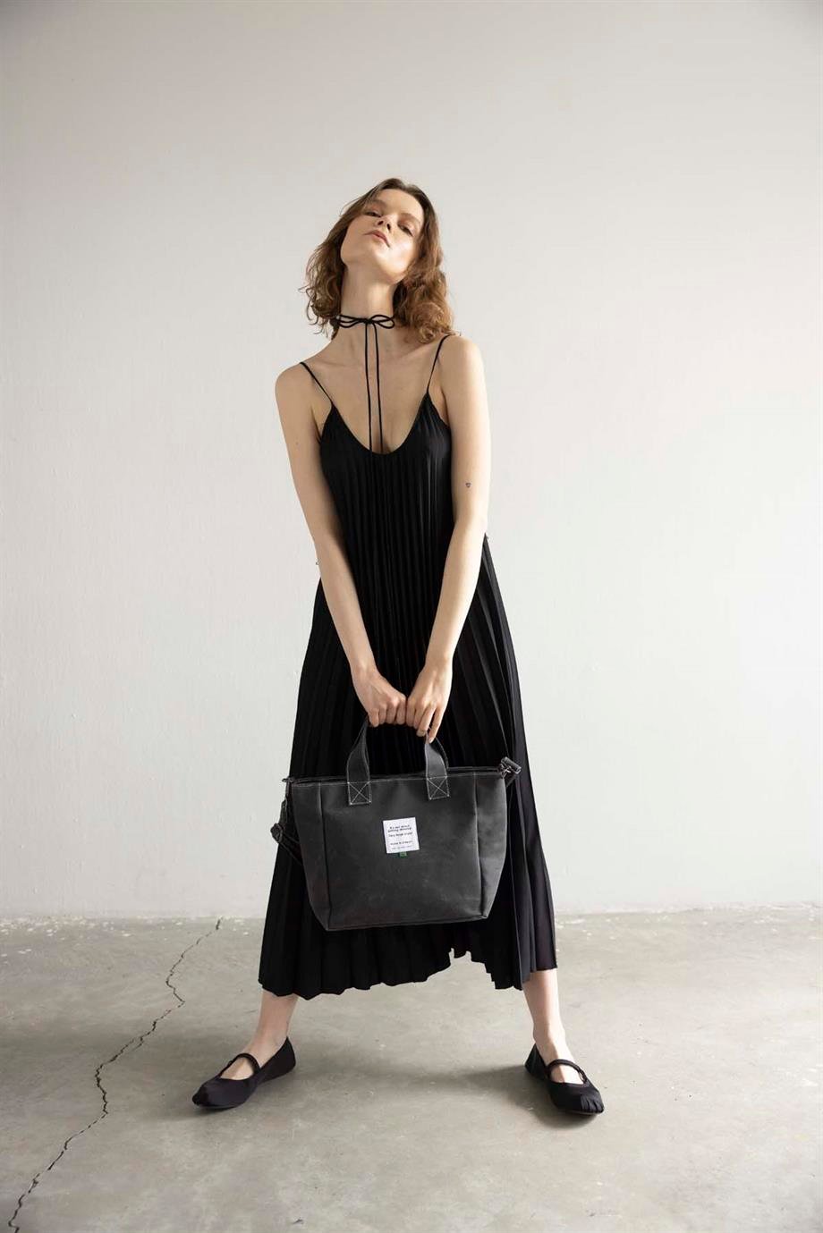 Huge Medium Bag Black