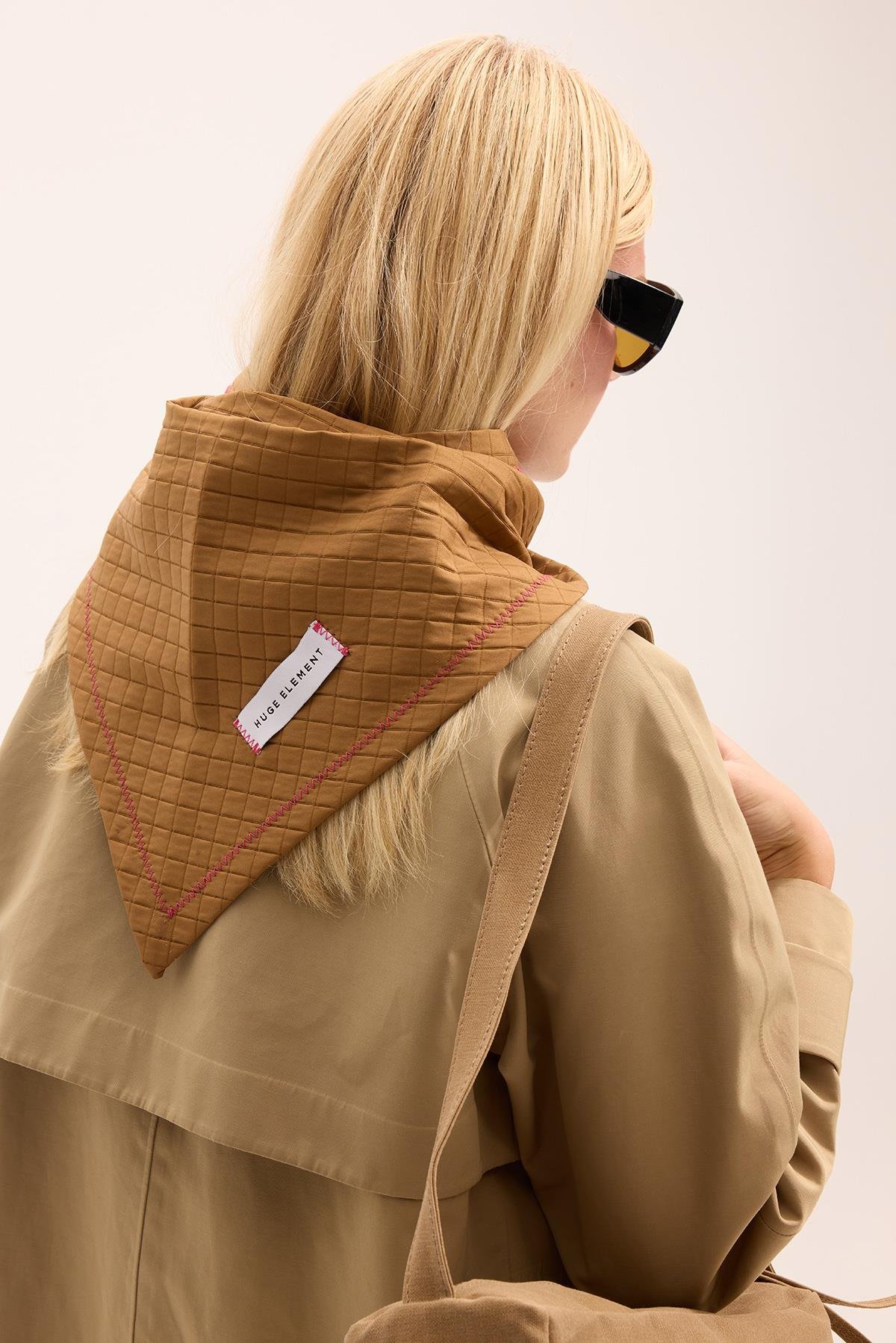 Huge Scane Scarf Beige