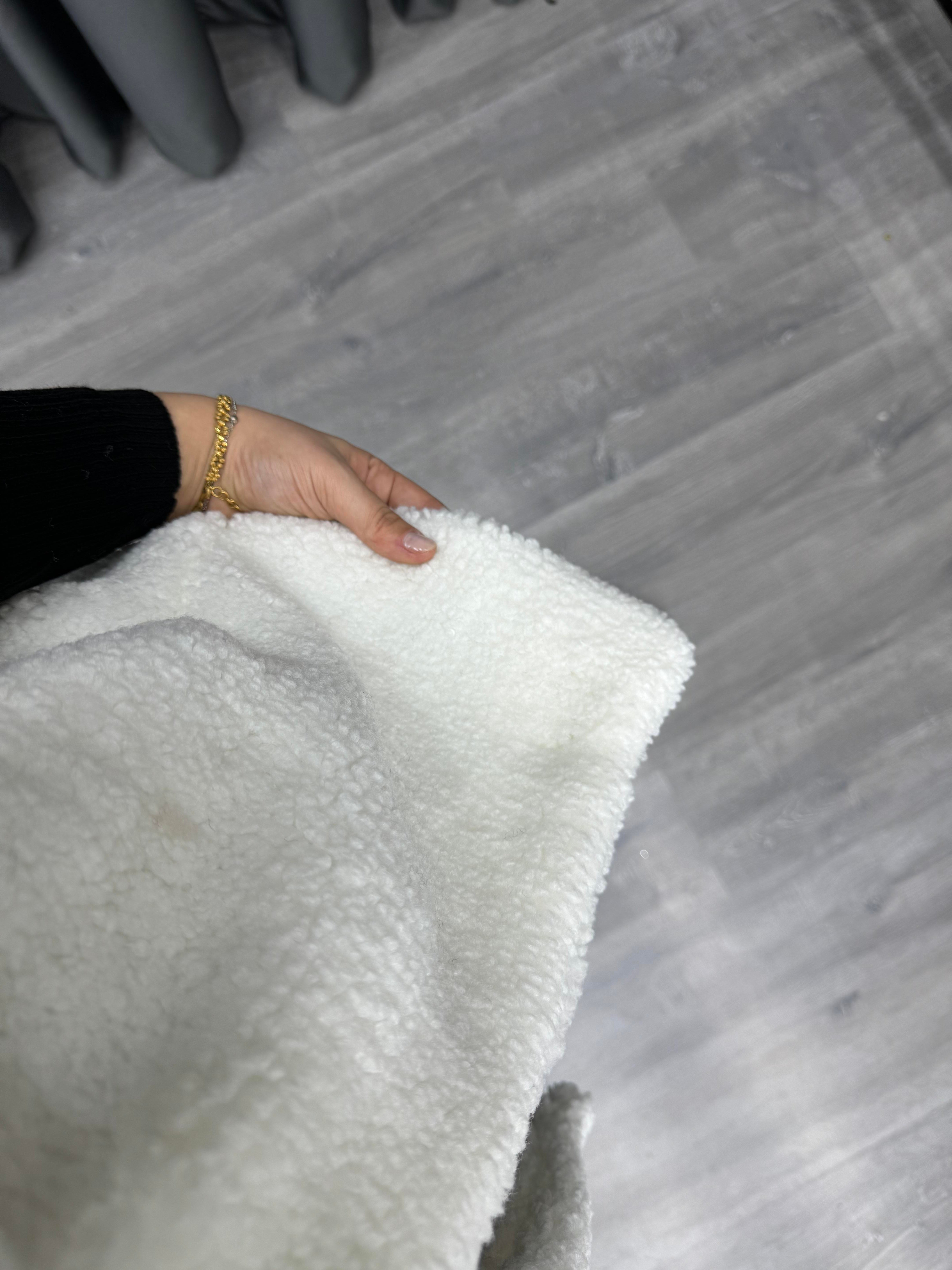 Bislife Pelüş Yelek Standart Beyaz