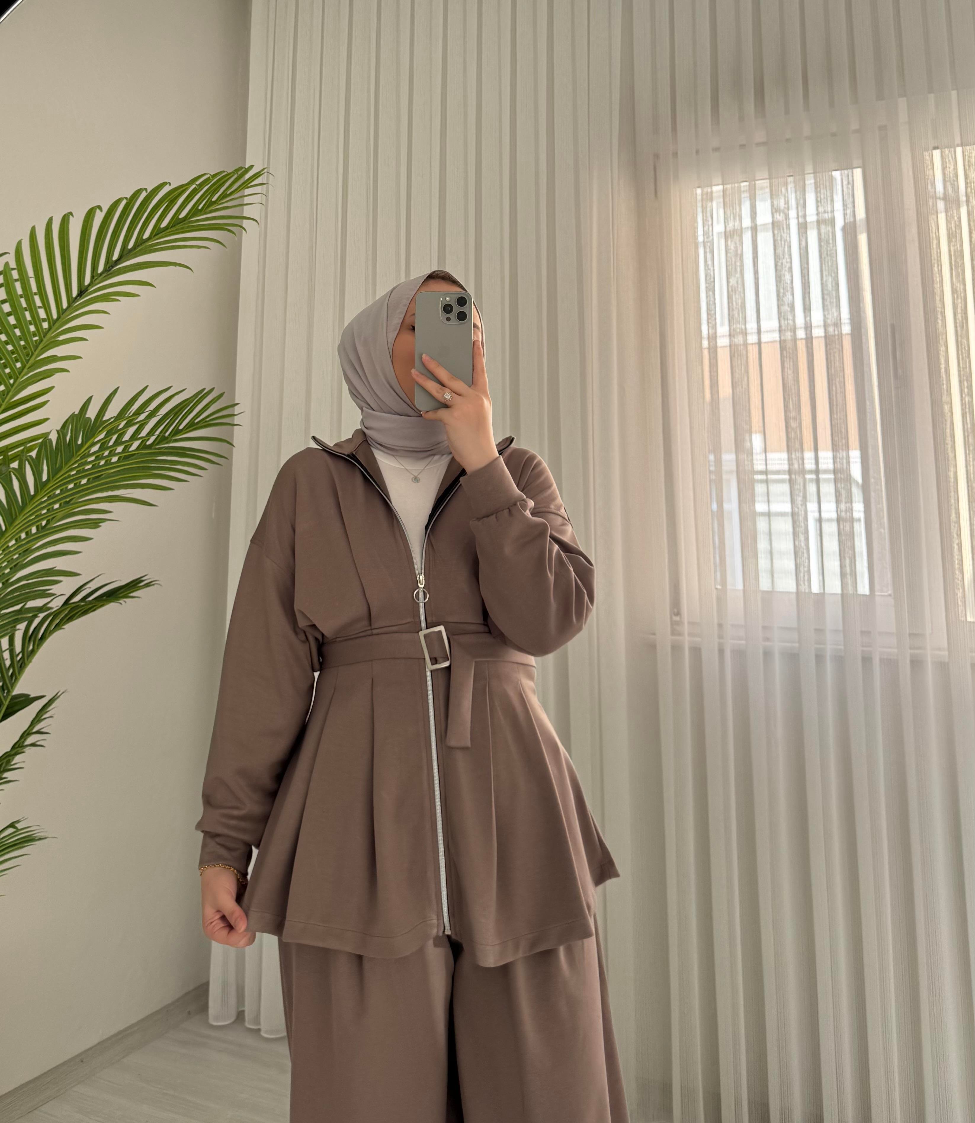 Poli Kemerli Geniş Paça Takım Vizon