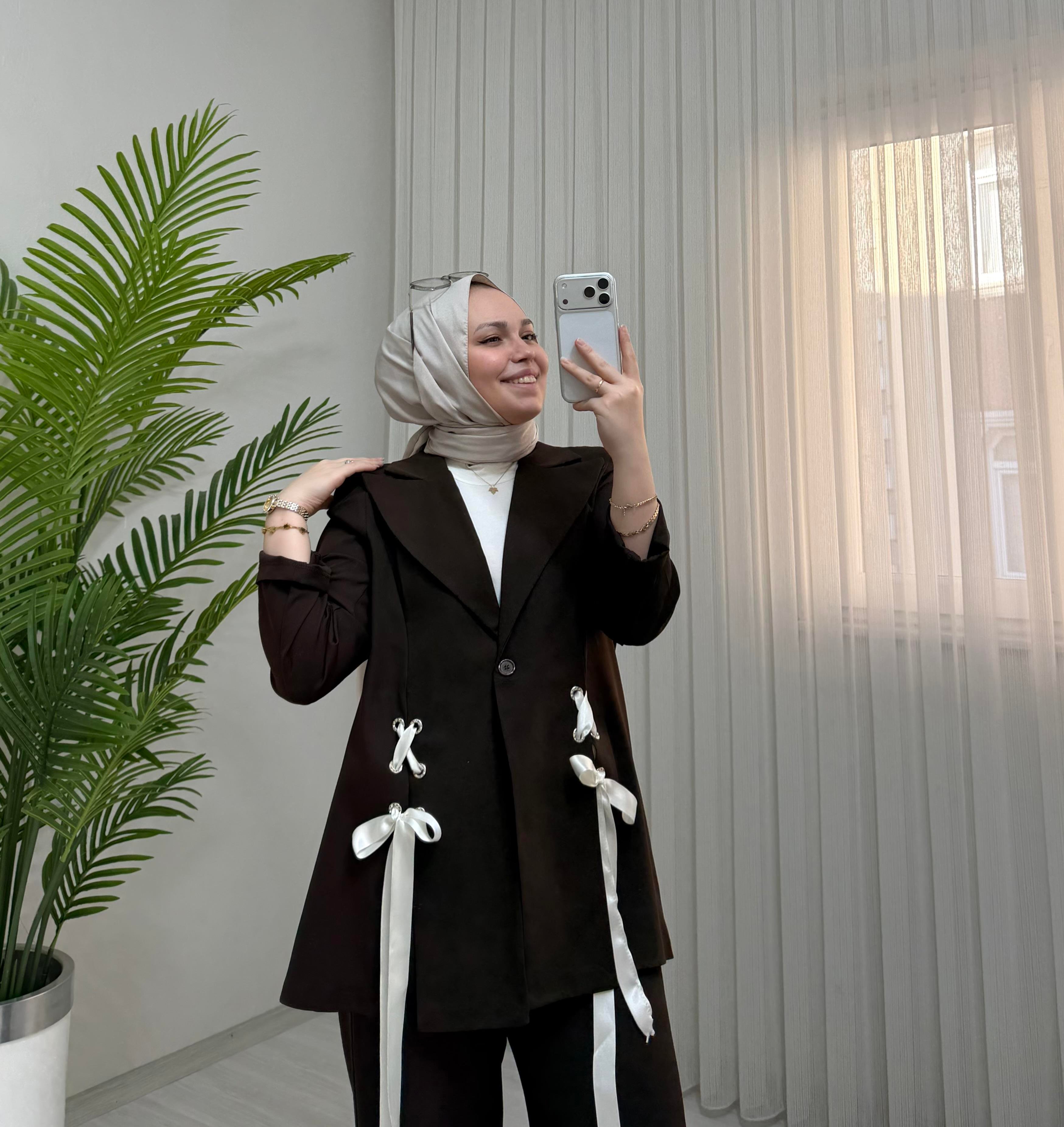 Poli Kurdale Detaylı Ceketli Takım Kahve