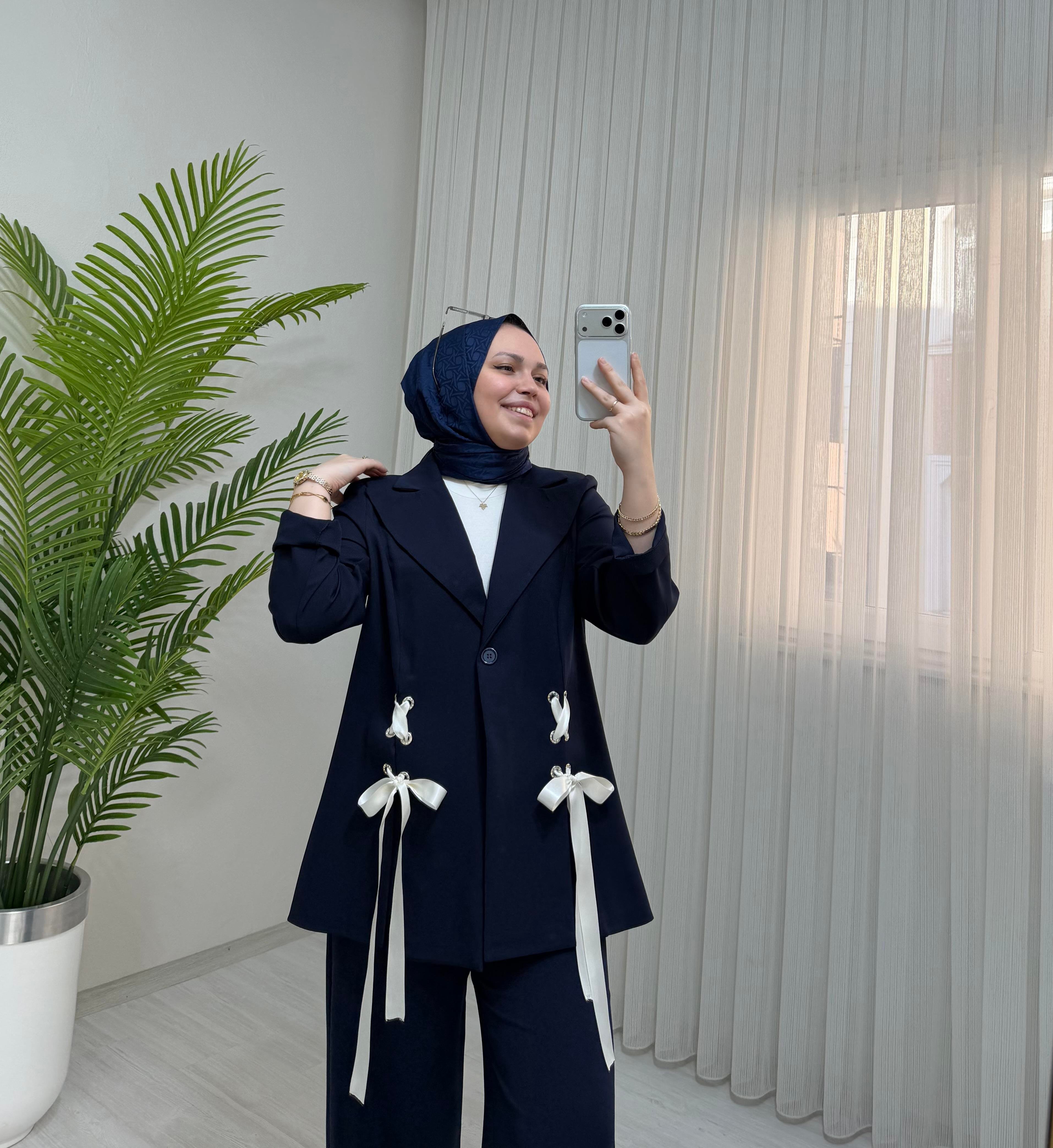 Poli Kurdale Detaylı Ceketli Takım Lacivert