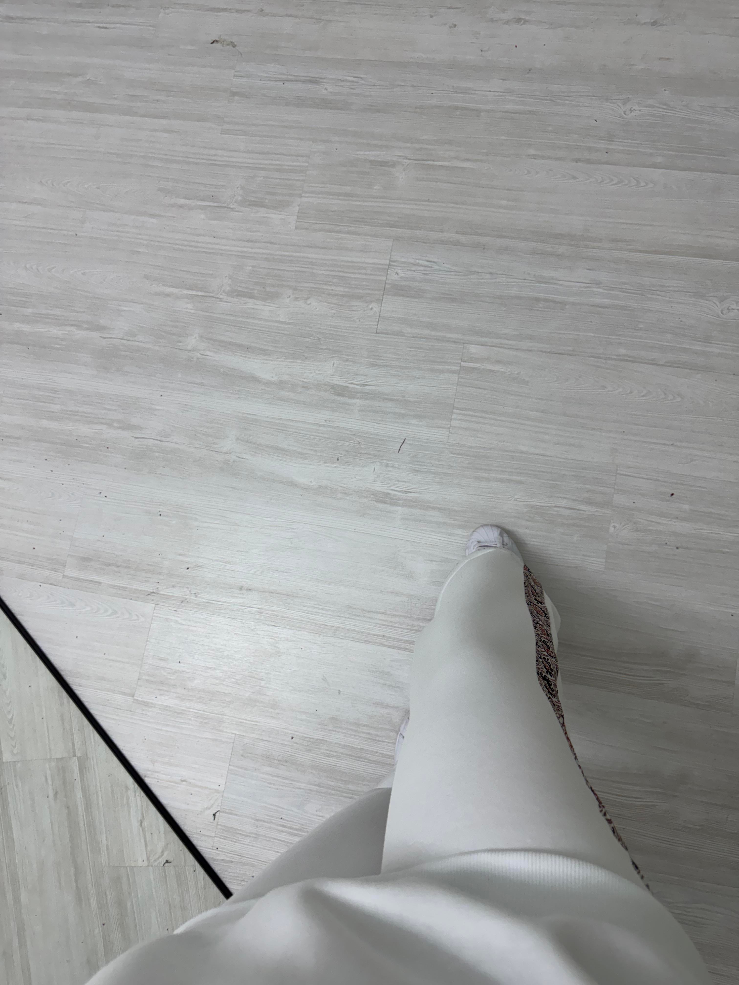 Poli Şardonlu Flarlı Takım Beyaz