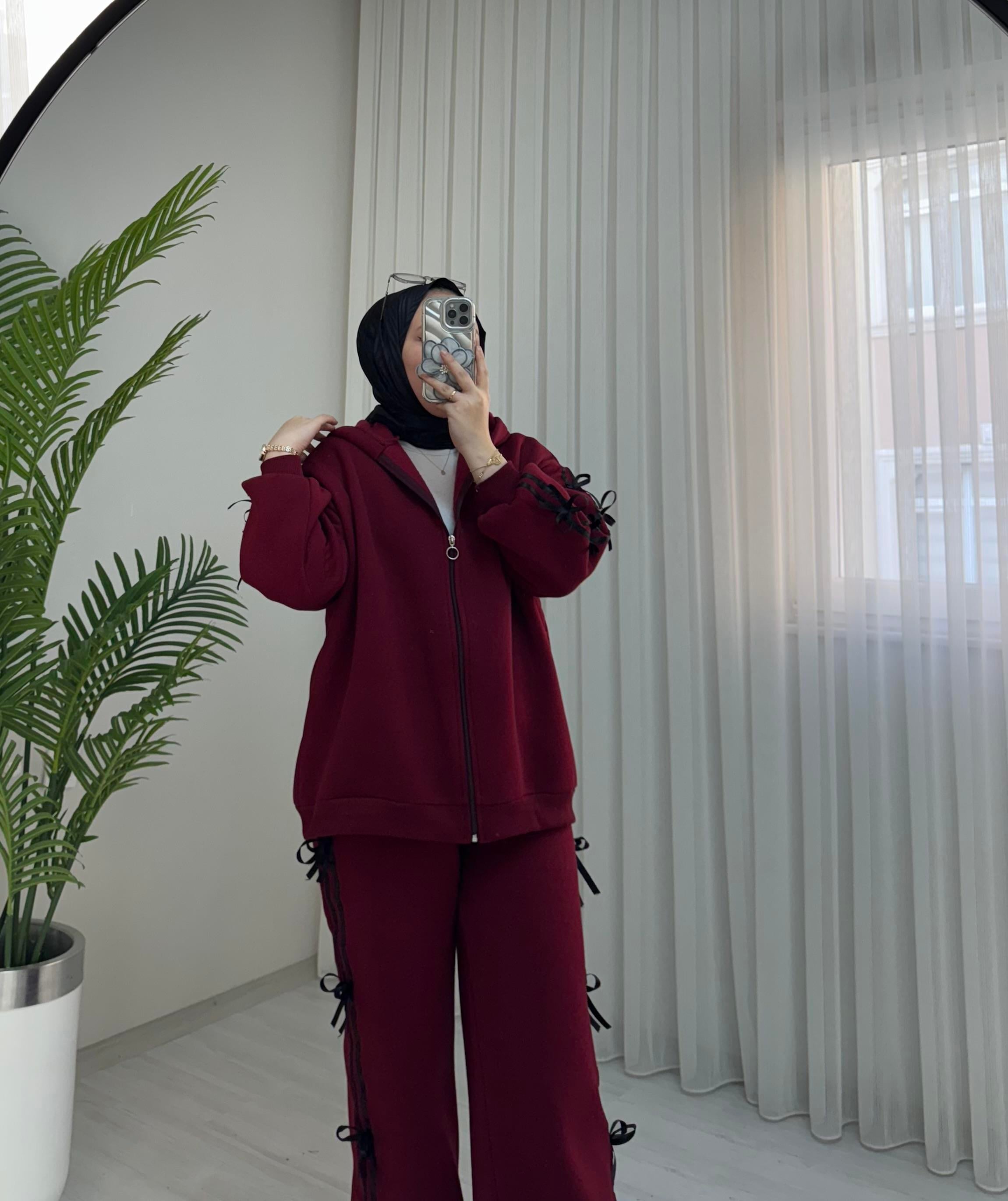 Poli Şardonlu İki Şerit Fiyonk Detay Takım Bordo