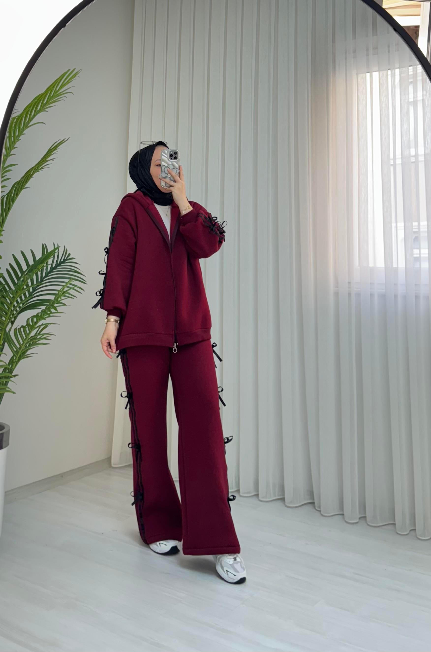 Poli Şardonlu İki Şerit Fiyonk Detay Takım Bordo