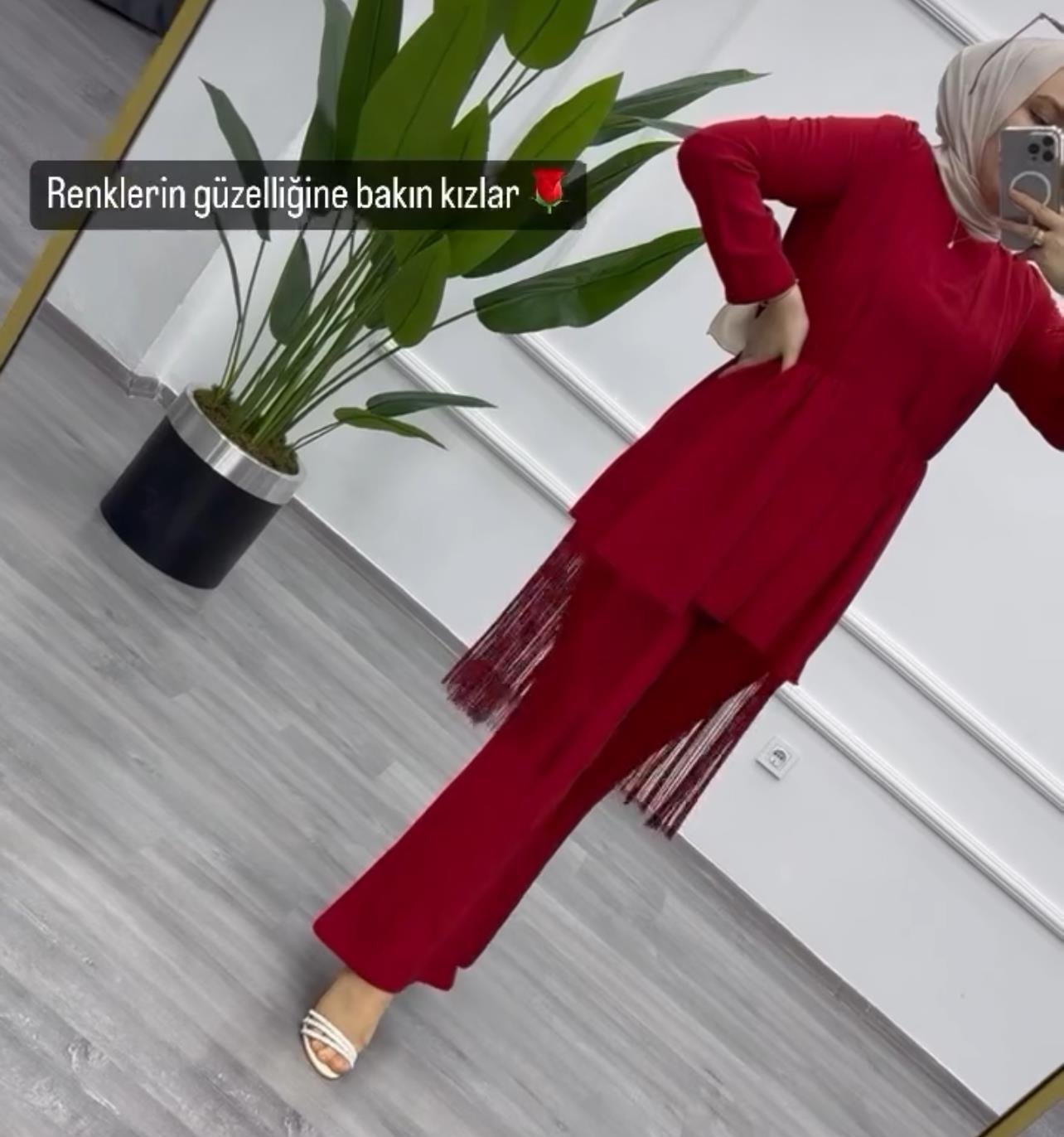 Püsküllü Takım Kırmızı (93)