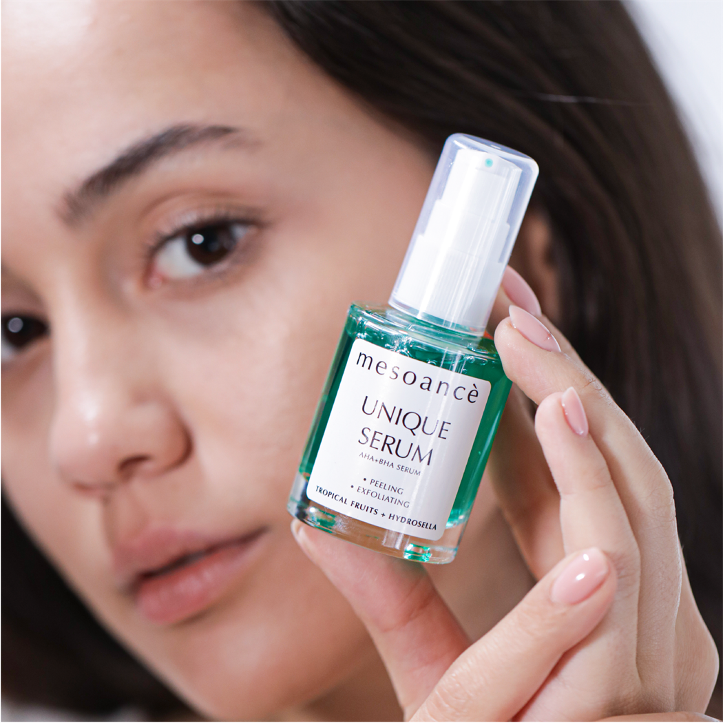 Unique Akne Karşıtı AHA Ve BHA İçerikli Yenileyici Arındırıcı Serum 30ML