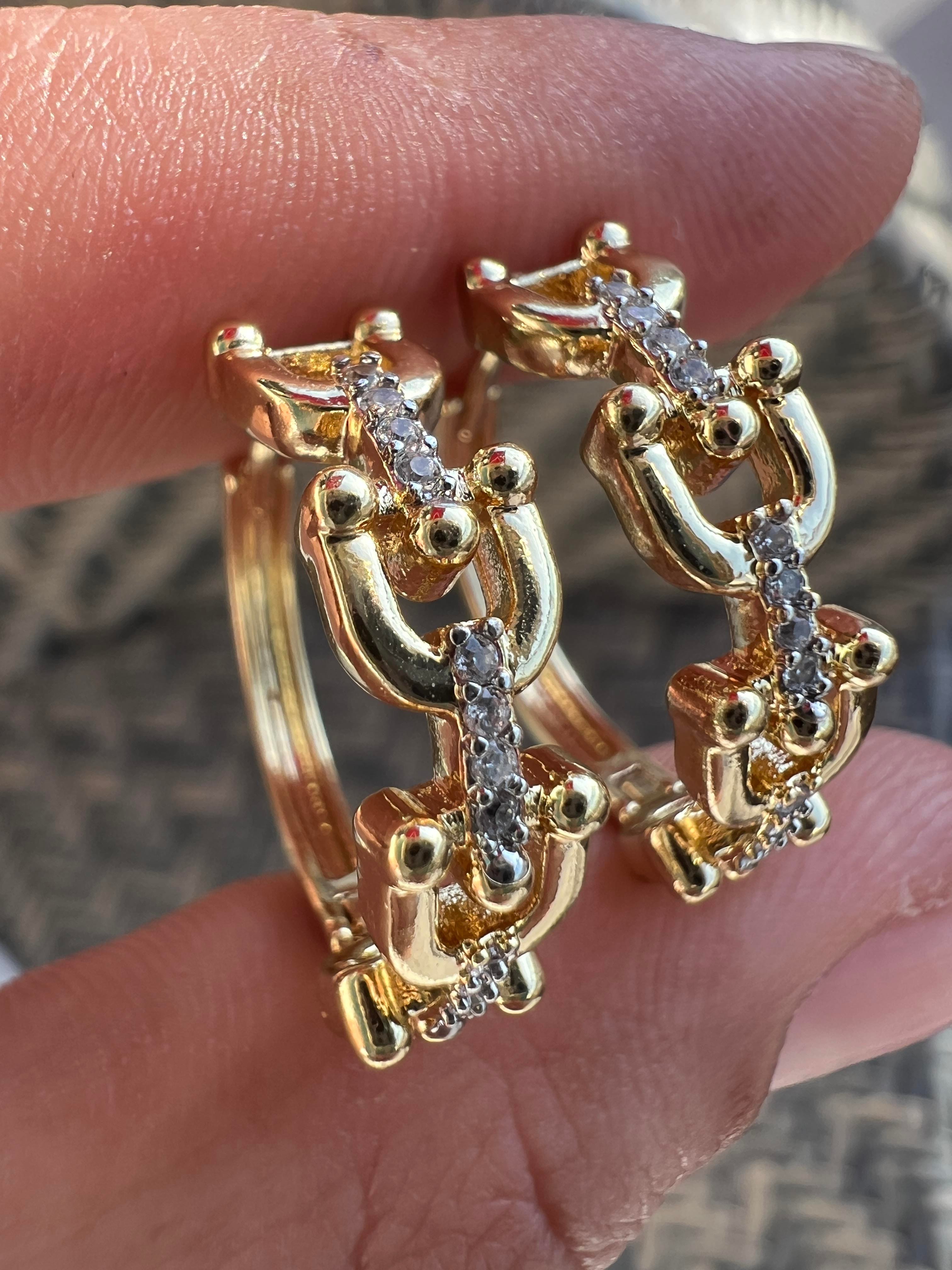 ZİNCİR TAŞLI KÜPE