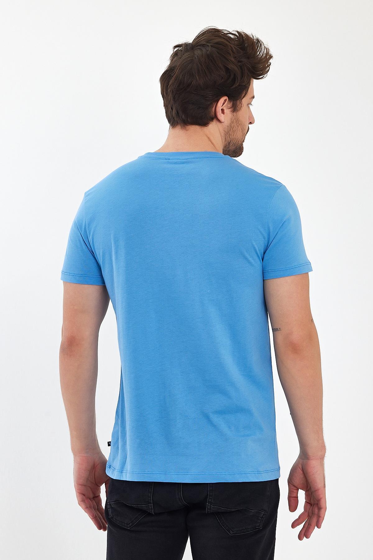 FİHA/2076-ERKEK BASKILI KOMPAK SIFIR YAKA TSHIRT - LICHEN BLUE