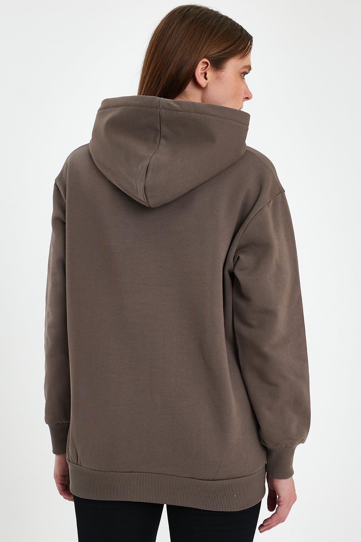 FİHA/2506-UNISEX BASKILI ŞARDONLU KAPŞONLU SWEAT - KAHVE
