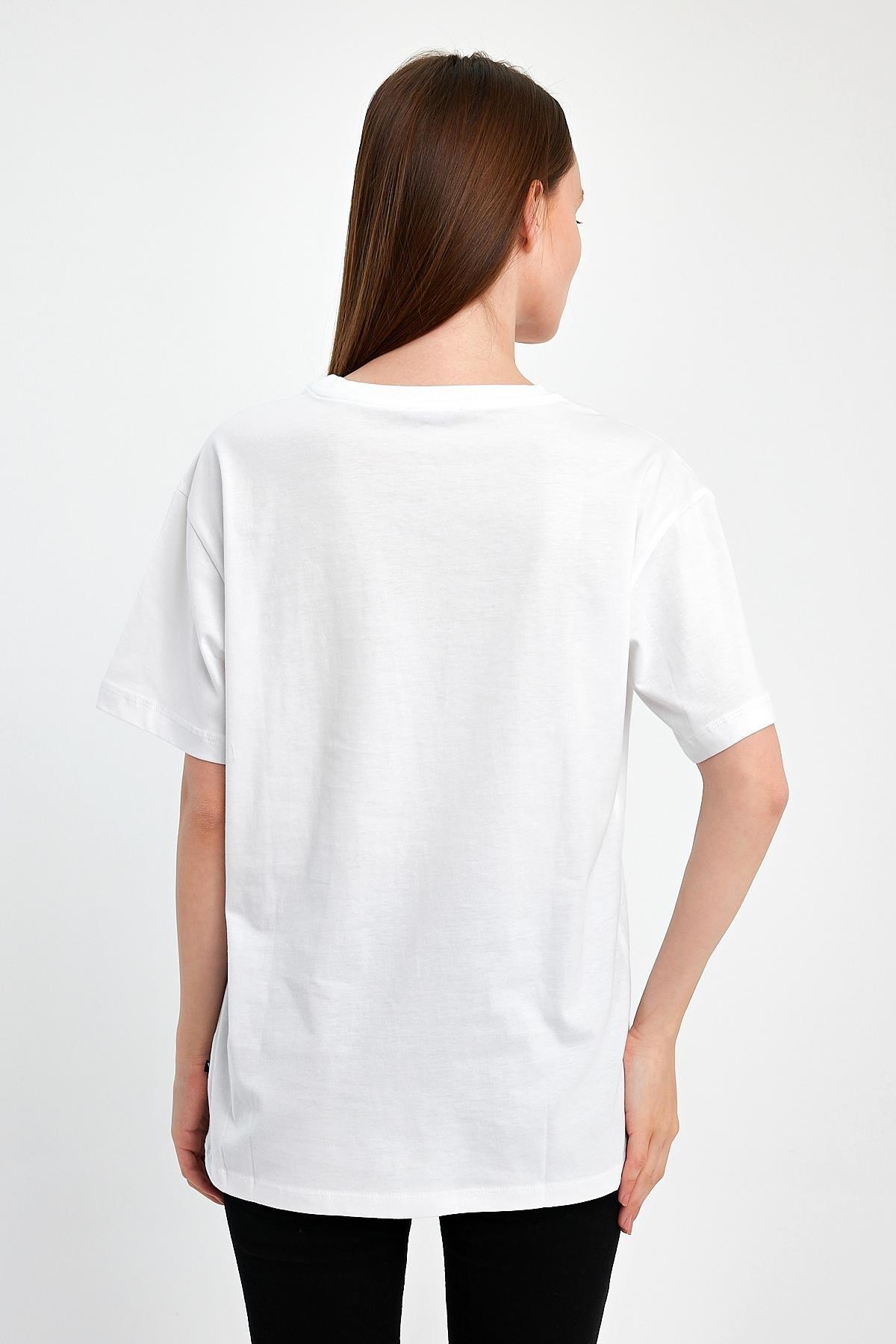 FİHA/2512-UNISEX OVERSIZE BASKILI SIFIR YAKA TSHIRT - BEYAZ