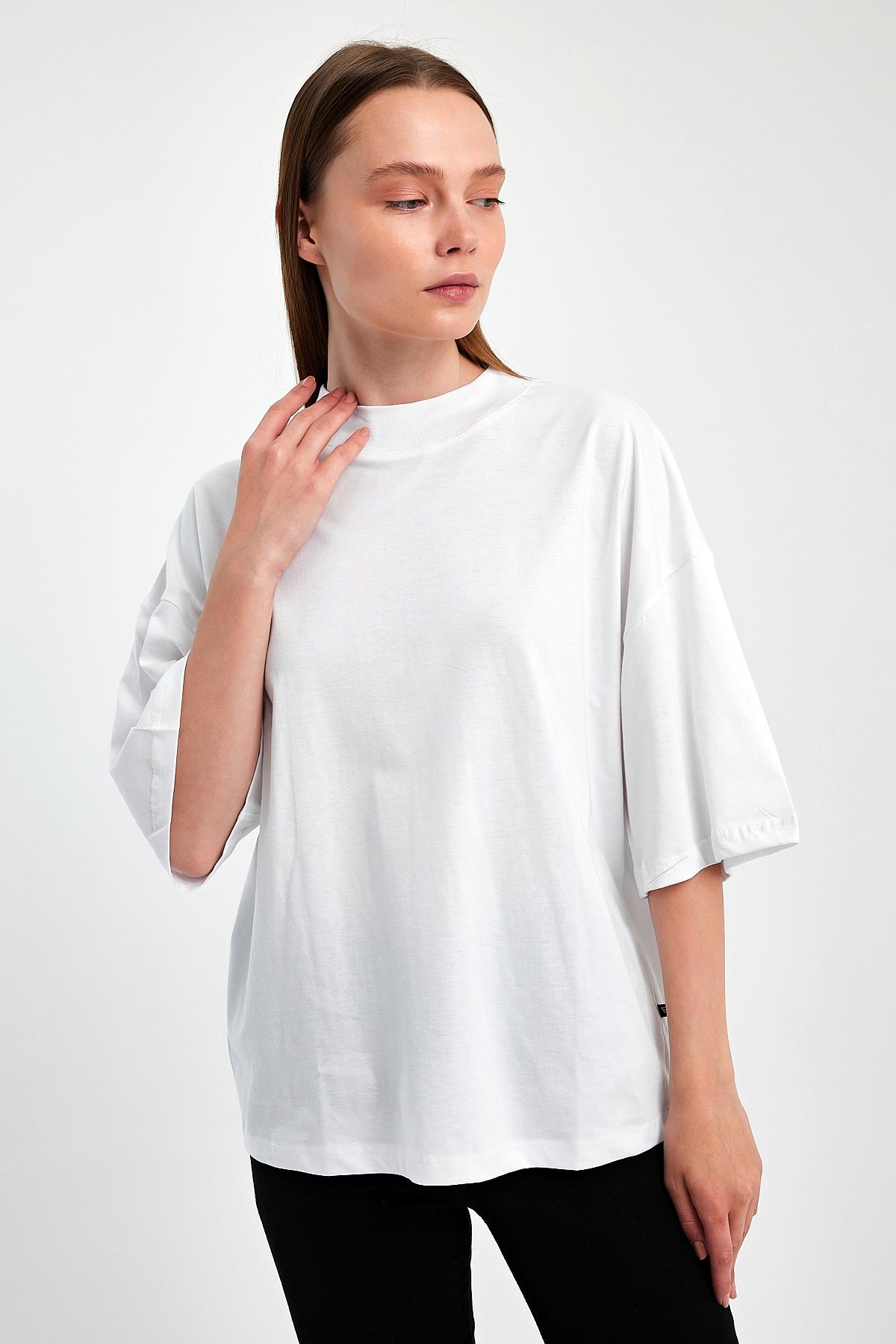 FİHA/3012-KADIN YARIM BALIKCI YAKA KISA KOL T-SHIRT - BEYAZ