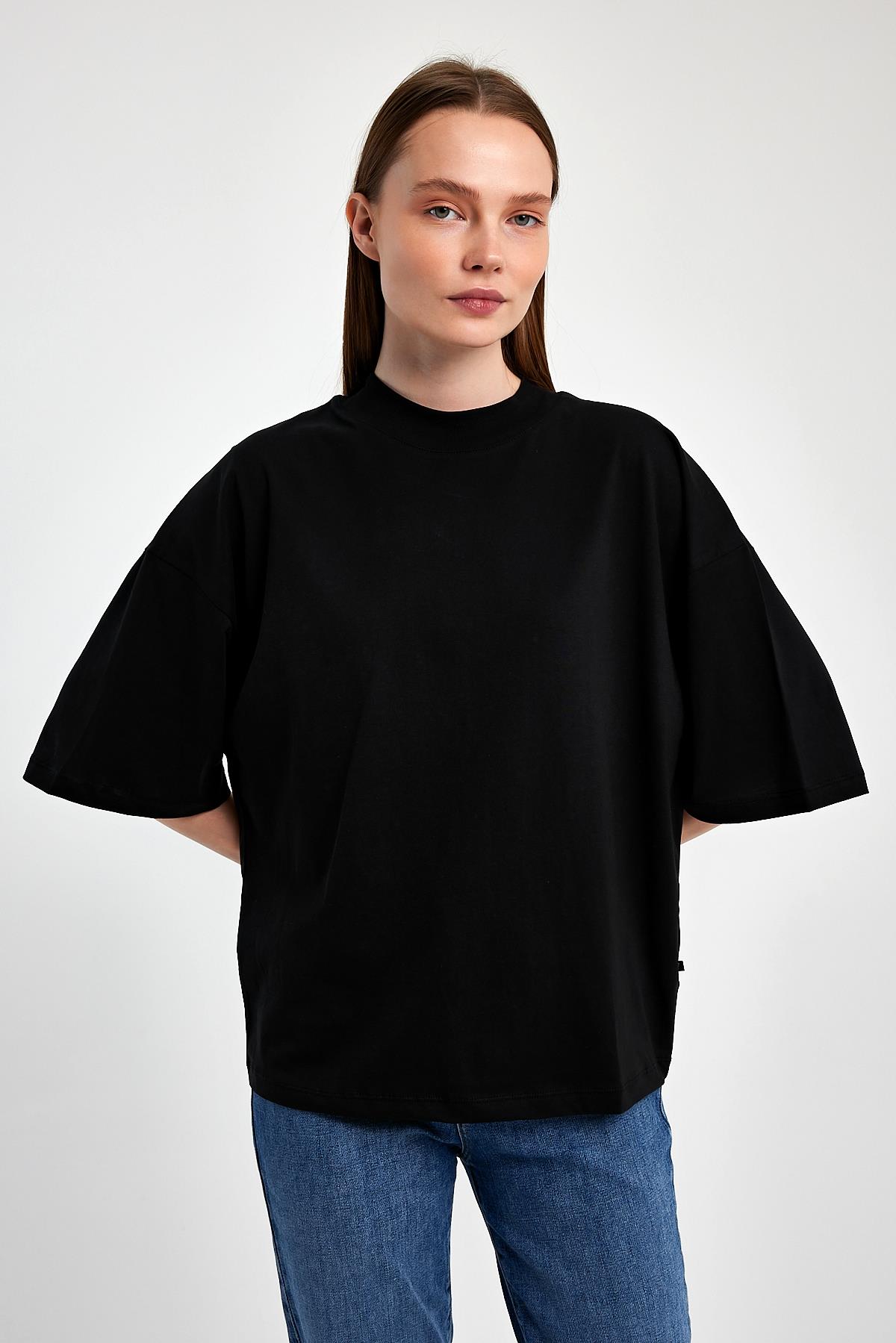 FİHA/3012-KADIN YARIM BALIKCI YAKA KISA KOL T-SHIRT - SİYAH