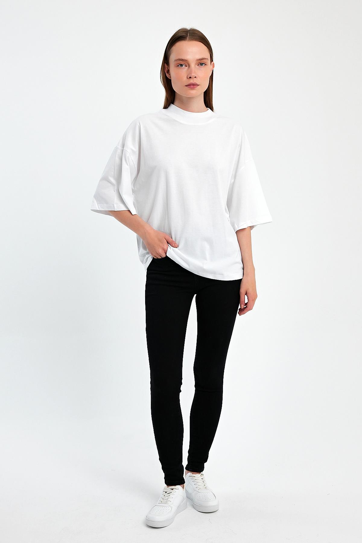 FİHA/3012-KADIN YARIM BALIKCI YAKA KISA KOL T-SHIRT - BEYAZ