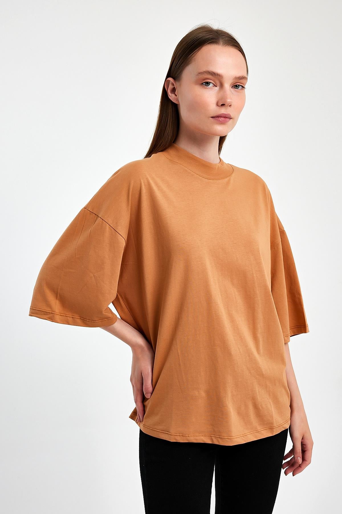 FİHA/3012-KADIN YARIM BALIKCI YAKA KISA KOL T-SHIRT - MACCHIATO