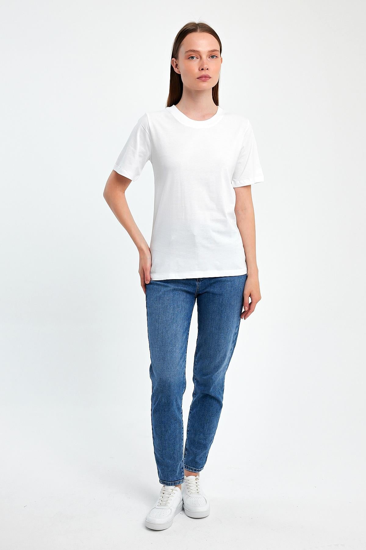 FİHA/3015-KADIN SIFIR YAKA T-SHIRT - BEYAZ