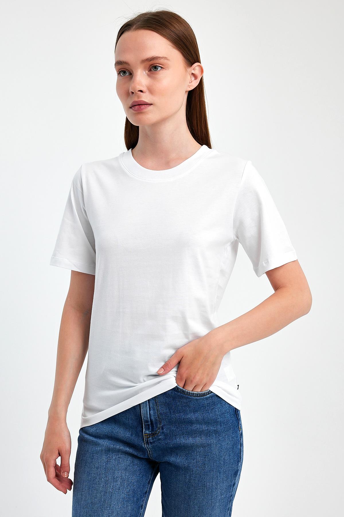 FİHA/3015-KADIN SIFIR YAKA T-SHIRT - BEYAZ