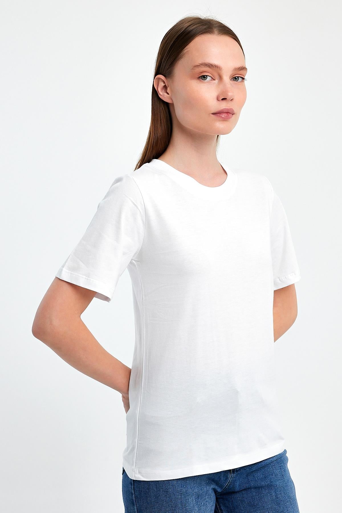 FİHA/3015-KADIN SIFIR YAKA T-SHIRT - BEYAZ