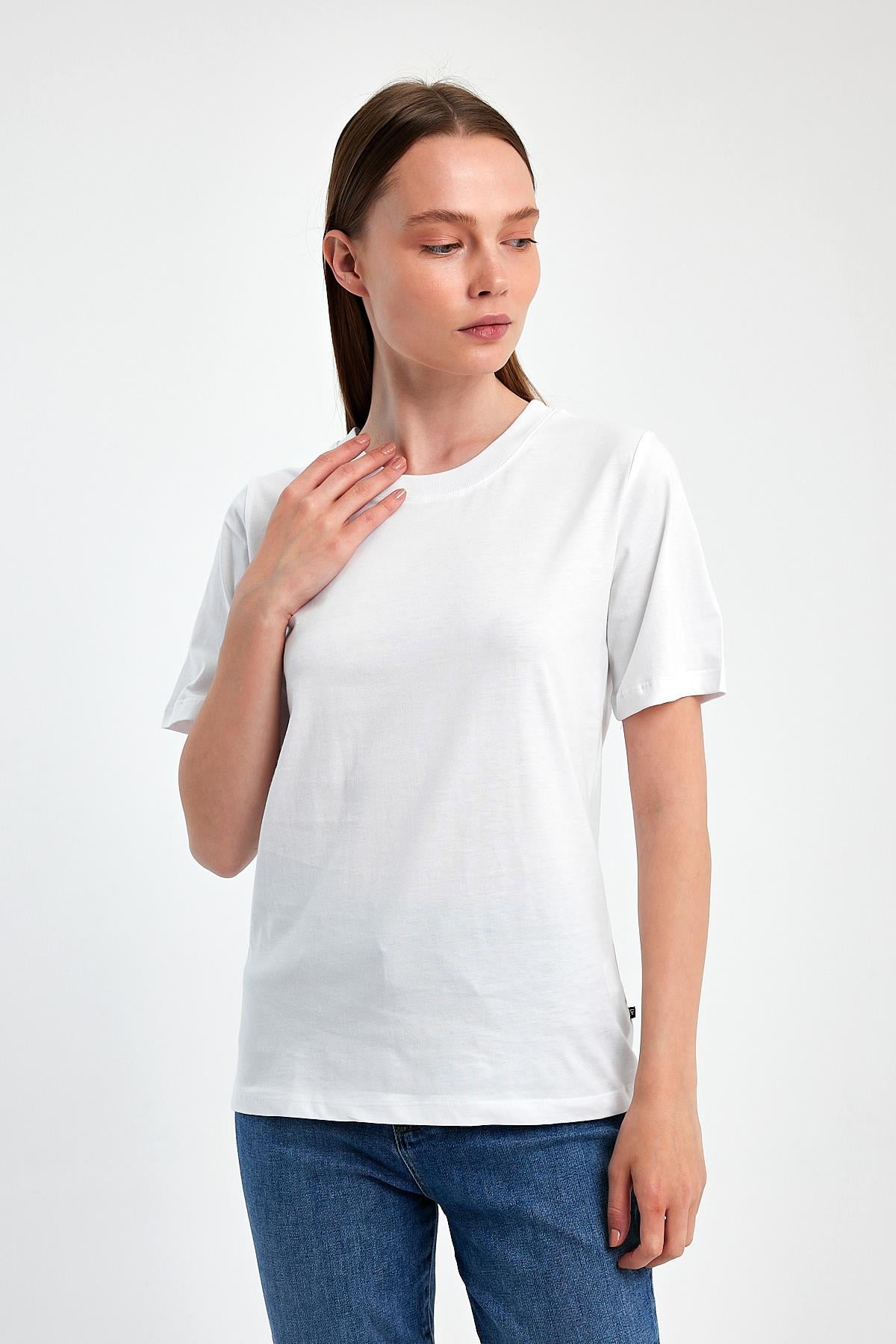 FİHA/3015-KADIN SIFIR YAKA T-SHIRT - BEYAZ