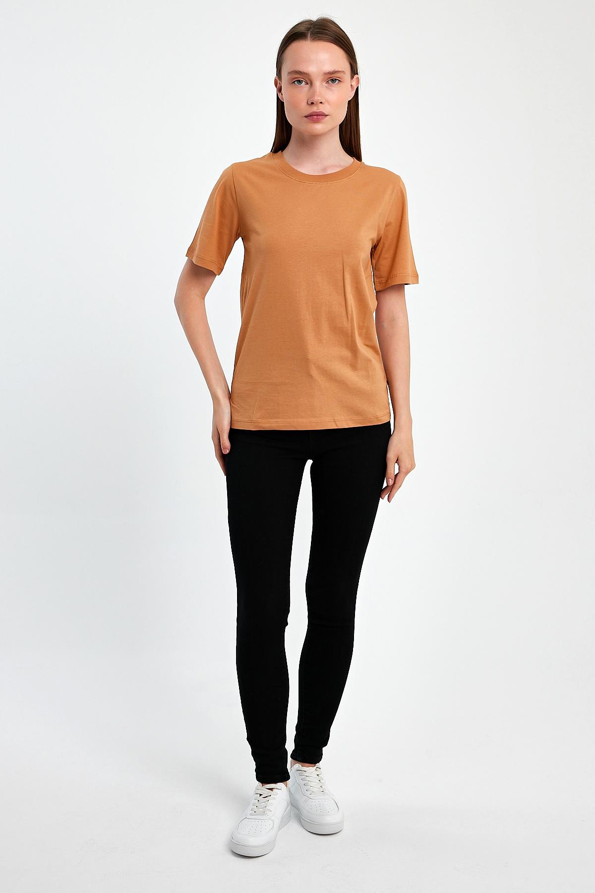 FİHA/3015-KADIN SIFIR YAKA T-SHIRT - MACCHİATO