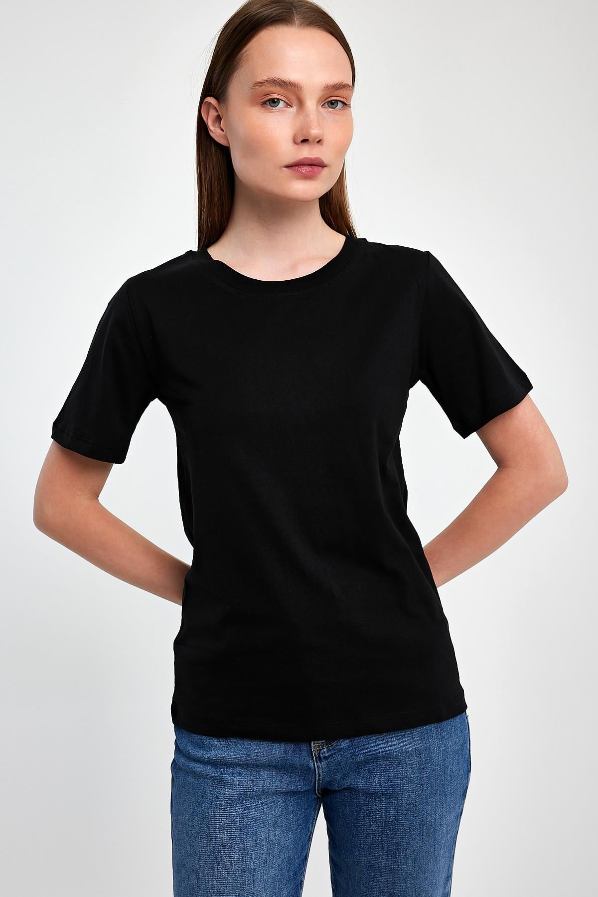 FİHA/3015-KADIN SIFIR YAKA T-SHIRT - SİYAH